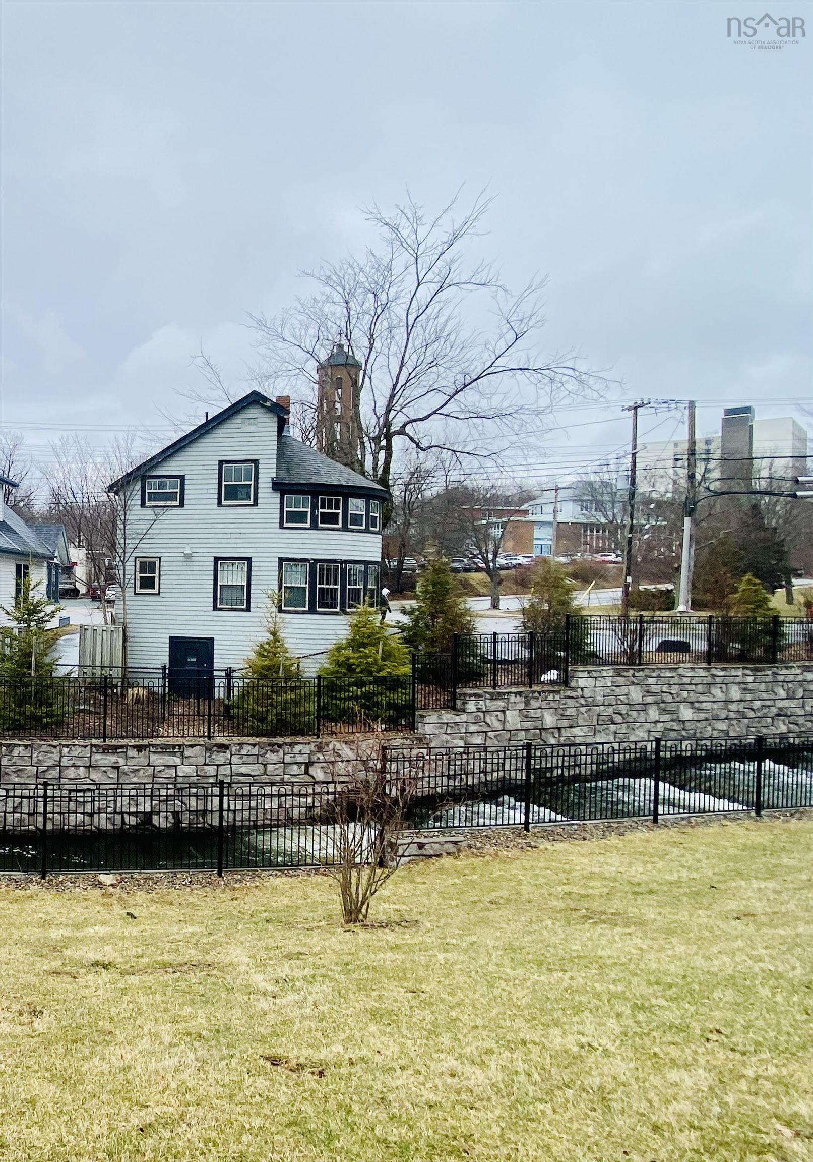 $759,000.00: 170 Ochterloney Street, Dartmouth