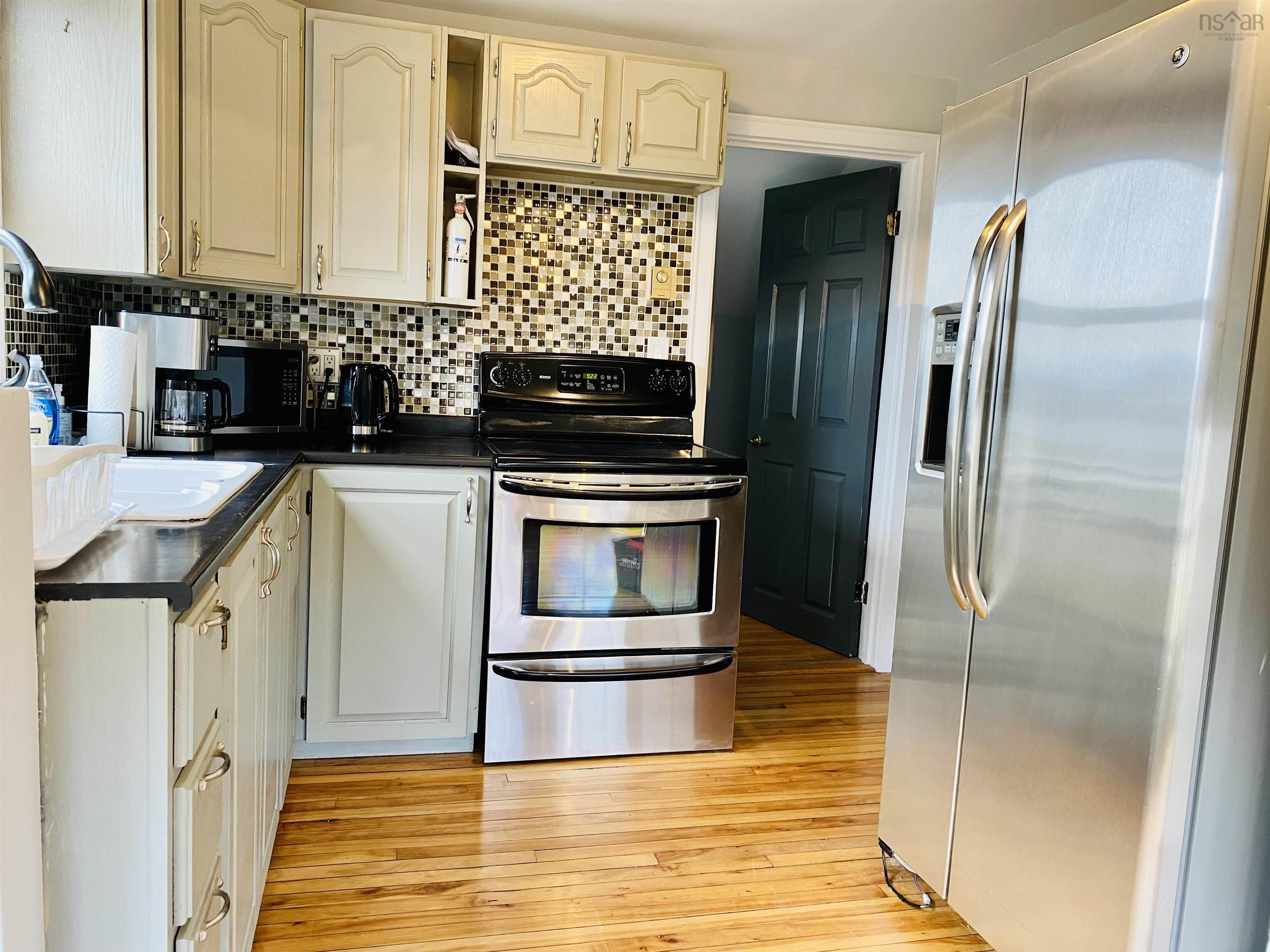 $759,000.00: 170 Ochterloney Street, Dartmouth