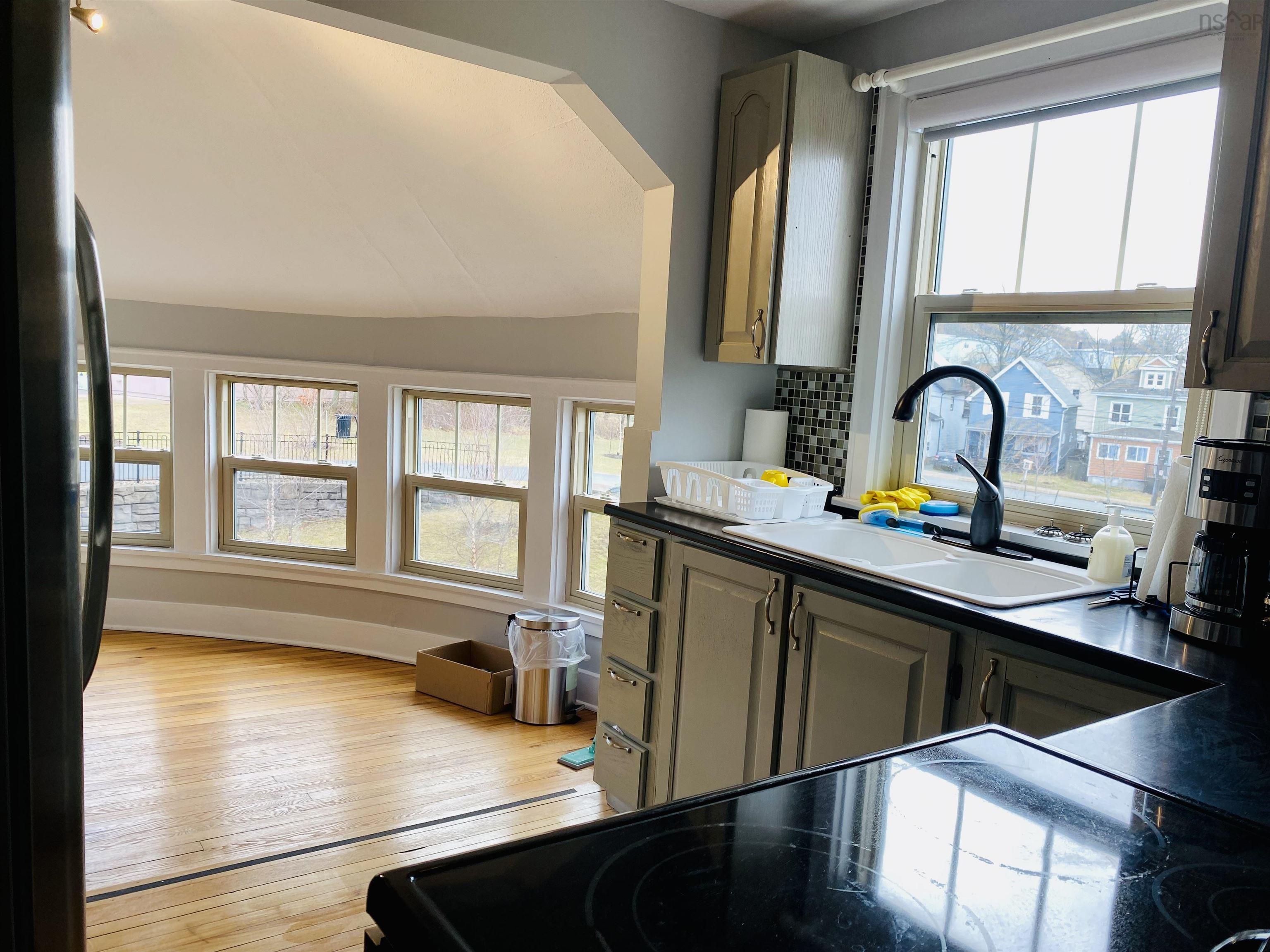 $759,000.00: 170 Ochterloney Street, Dartmouth