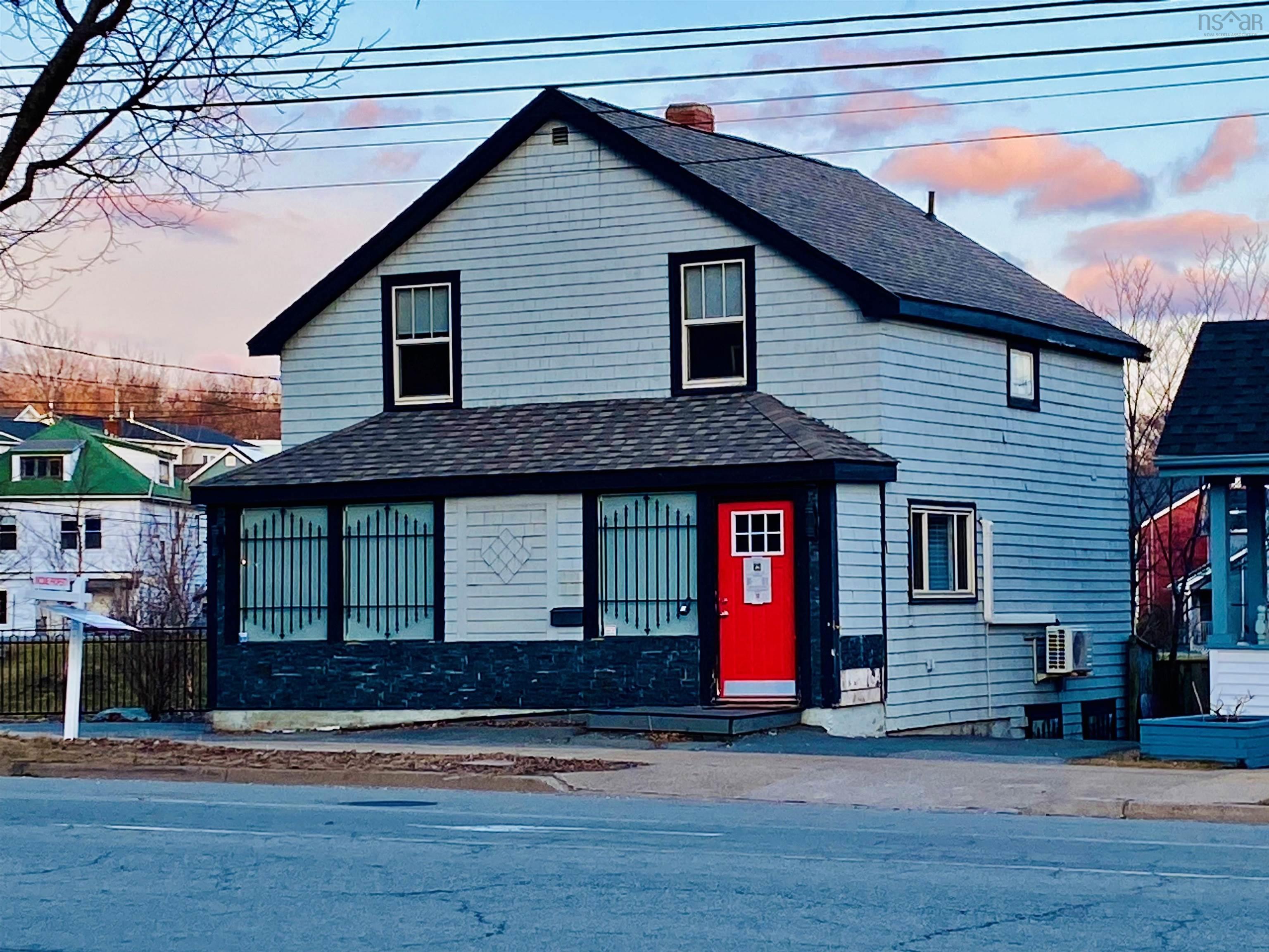 $759,000.00: 170 Ochterloney Street, Dartmouth