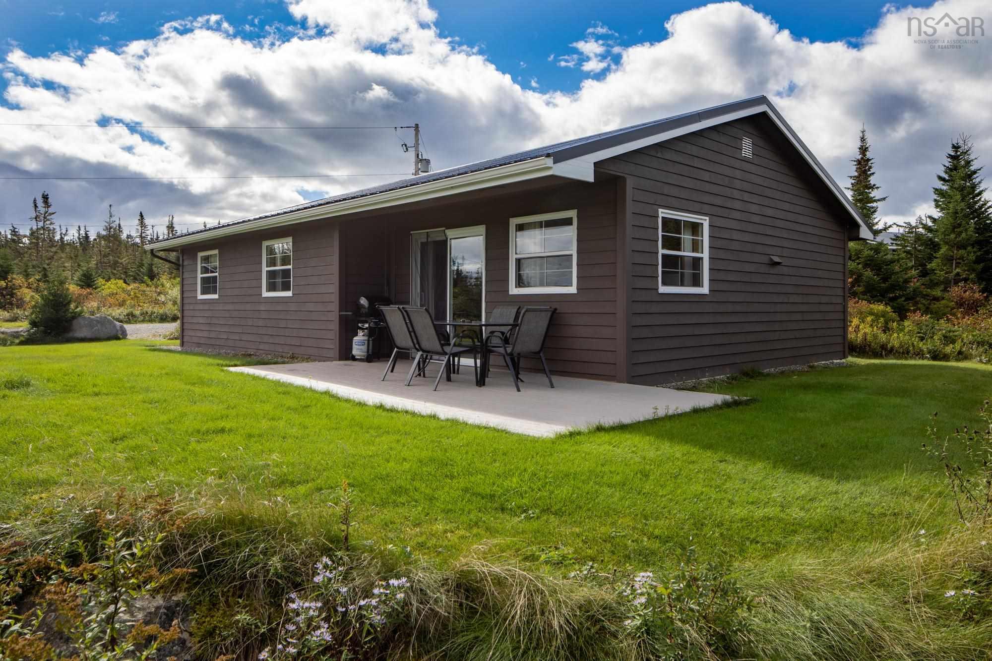 $1,390,000.00: 150 New Harbour Road, New Harbour