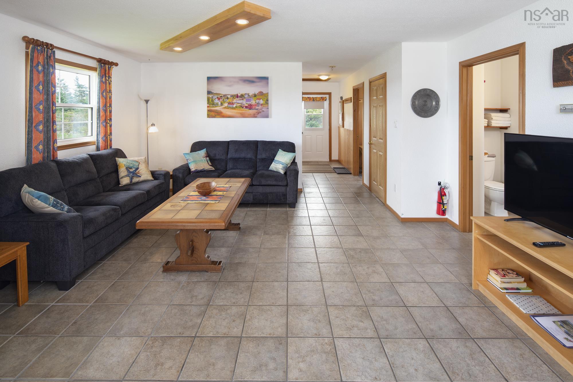 $1,390,000.00: 150 New Harbour Road, New Harbour
