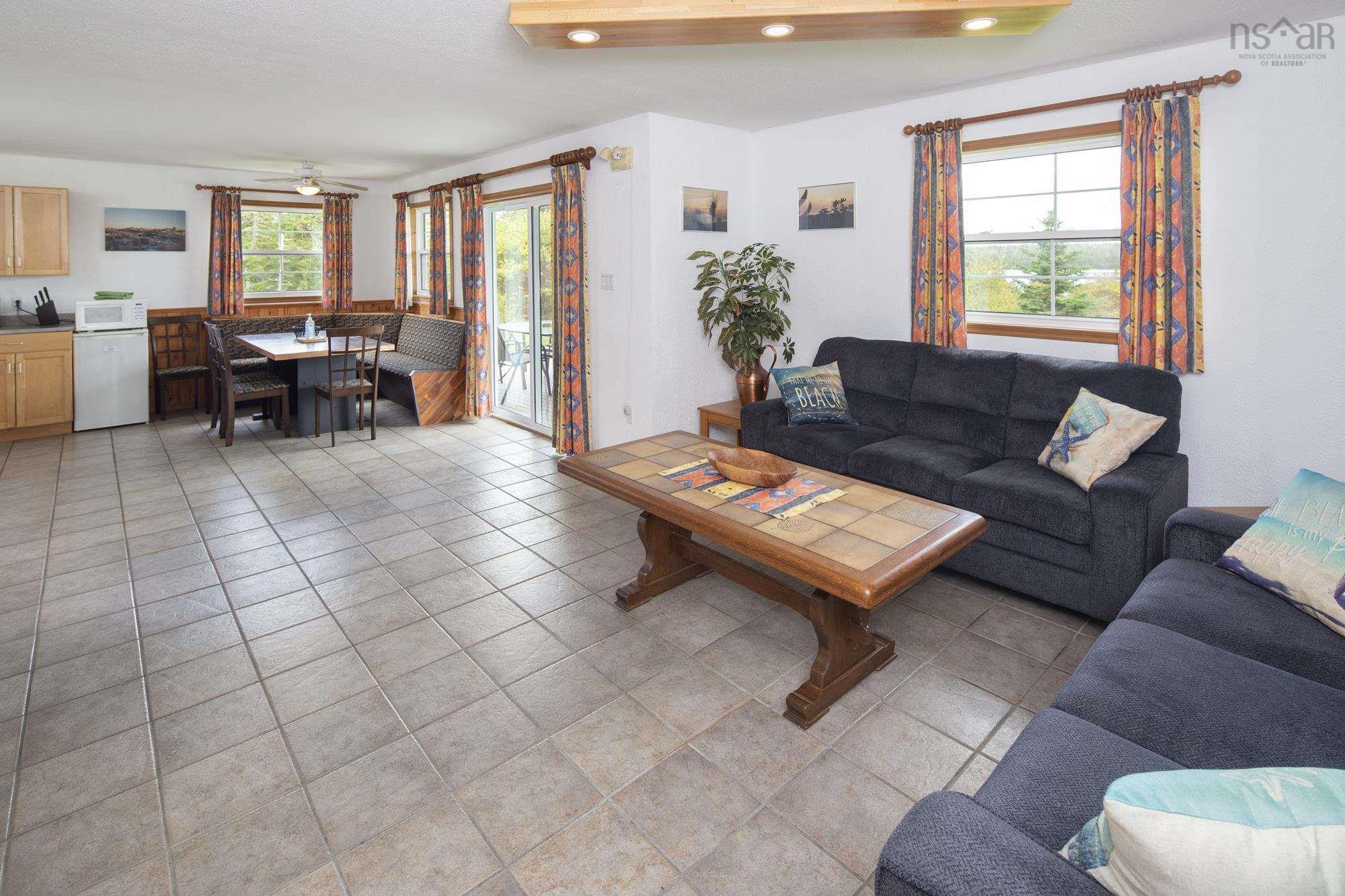 $1,390,000.00: 150 New Harbour Road, New Harbour