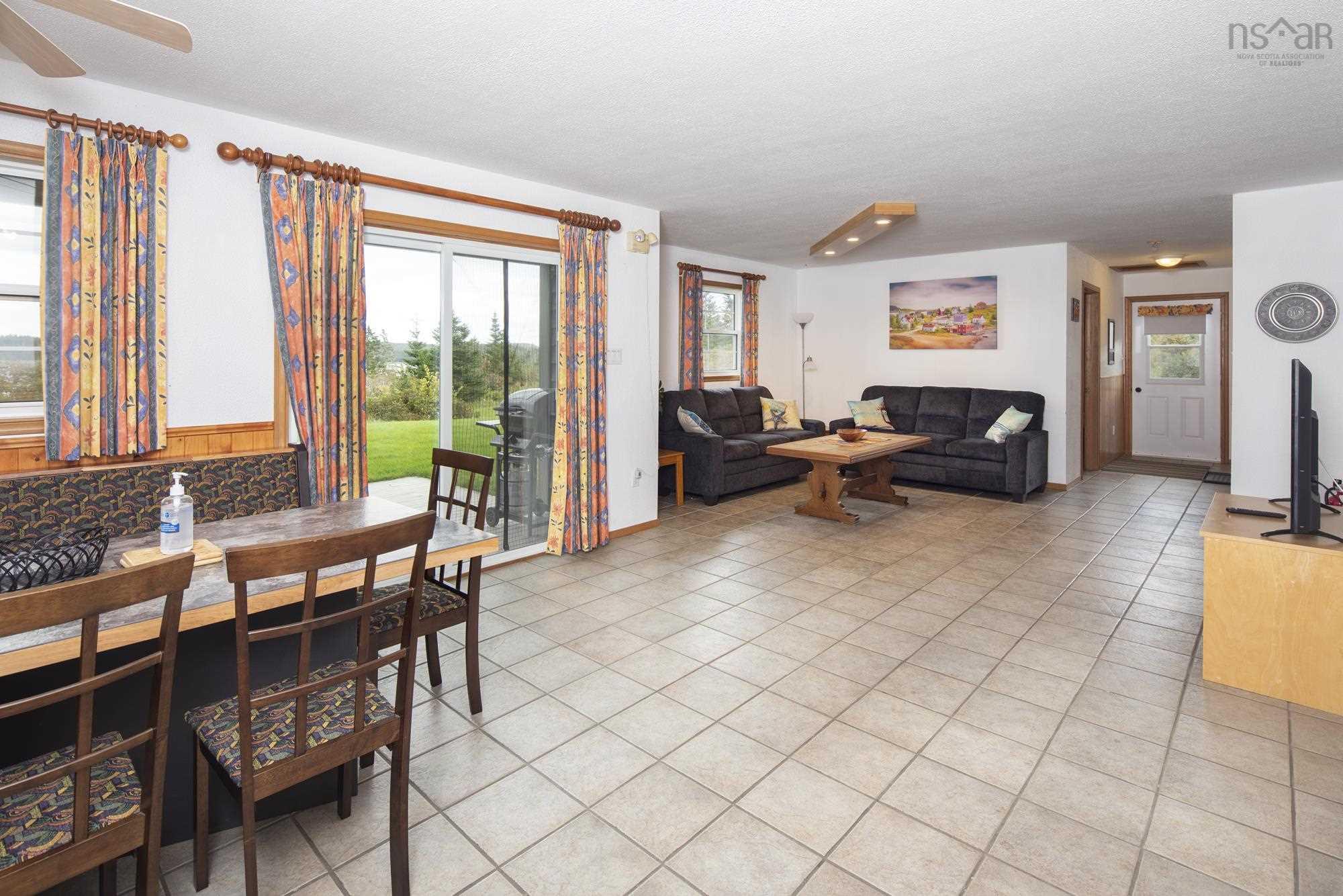 $1,390,000.00: 150 New Harbour Road, New Harbour
