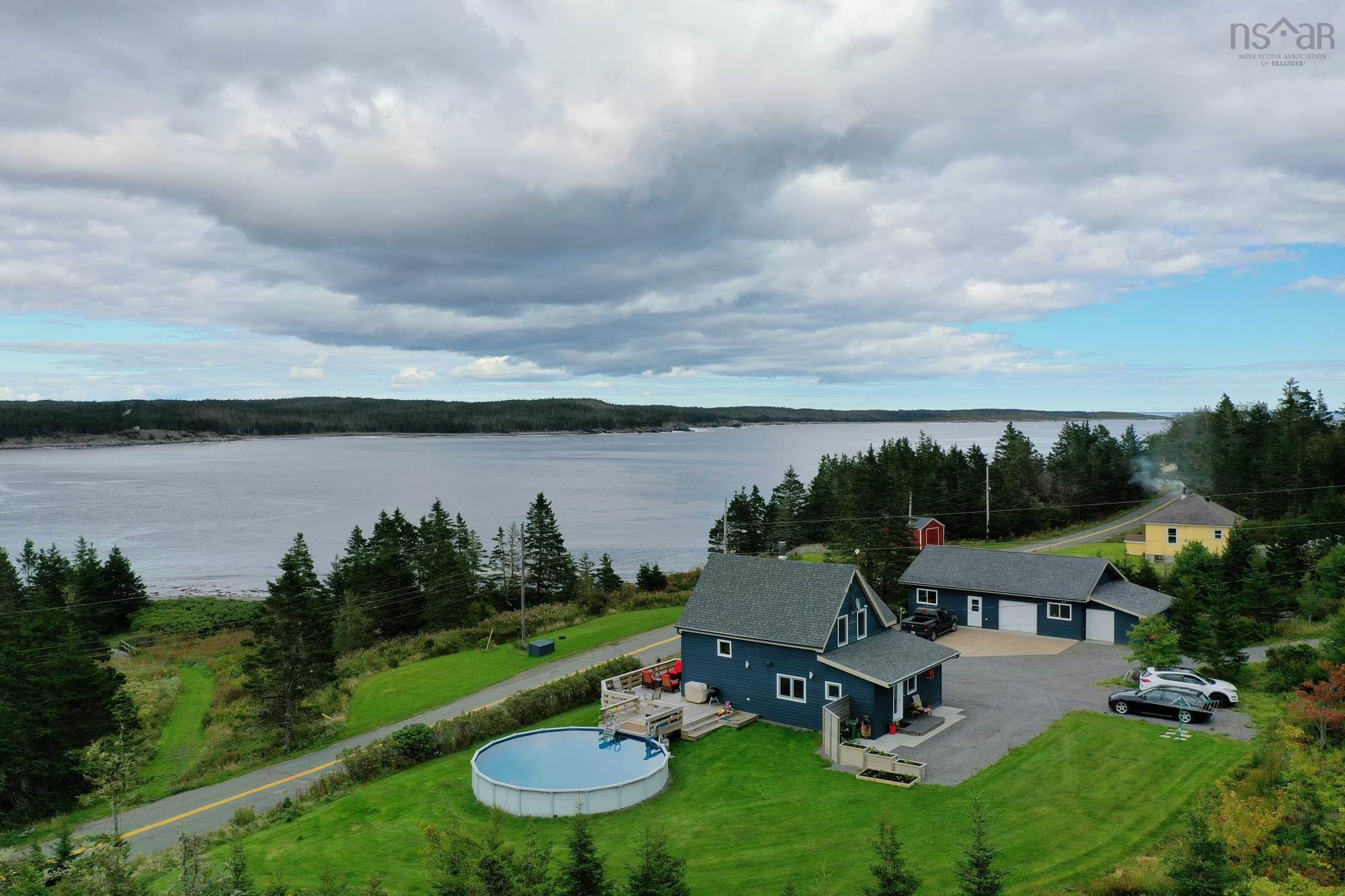 $1,390,000.00: 150 New Harbour Road, New Harbour