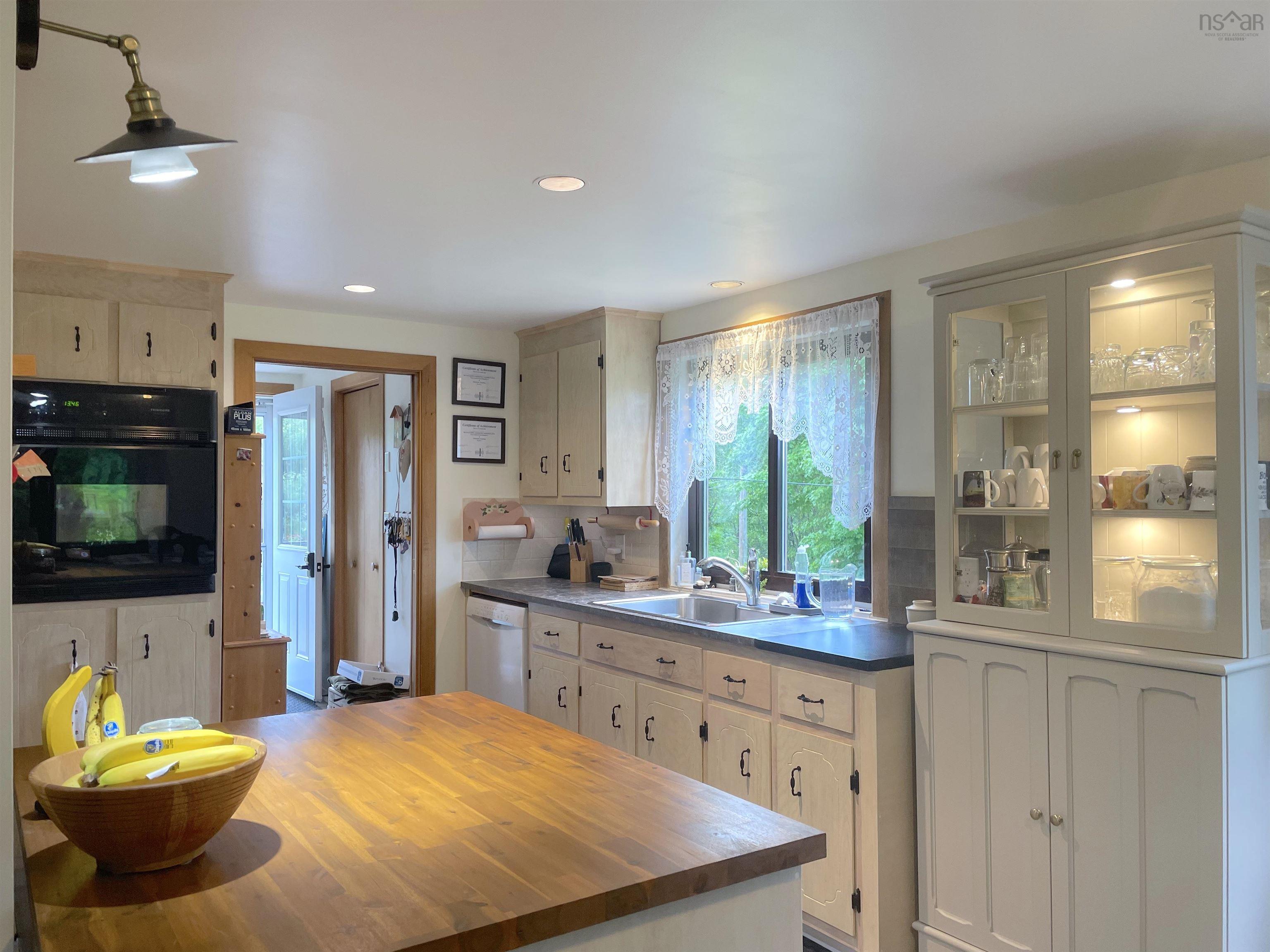 $949,000.00: 1817 Highway 205, Baddeck Bay