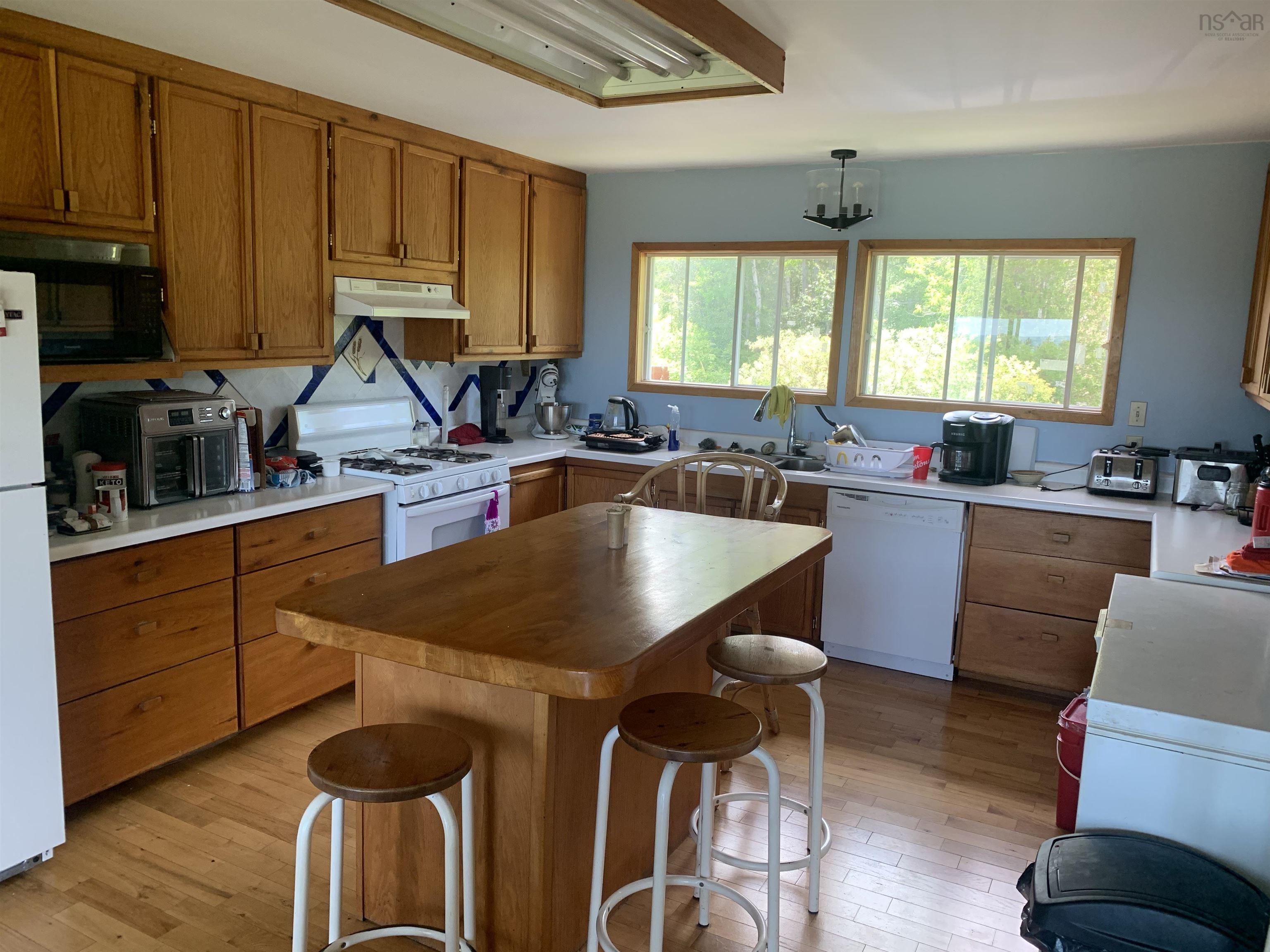 $1,300,000.00: 2107 Highway 215, Tennecape