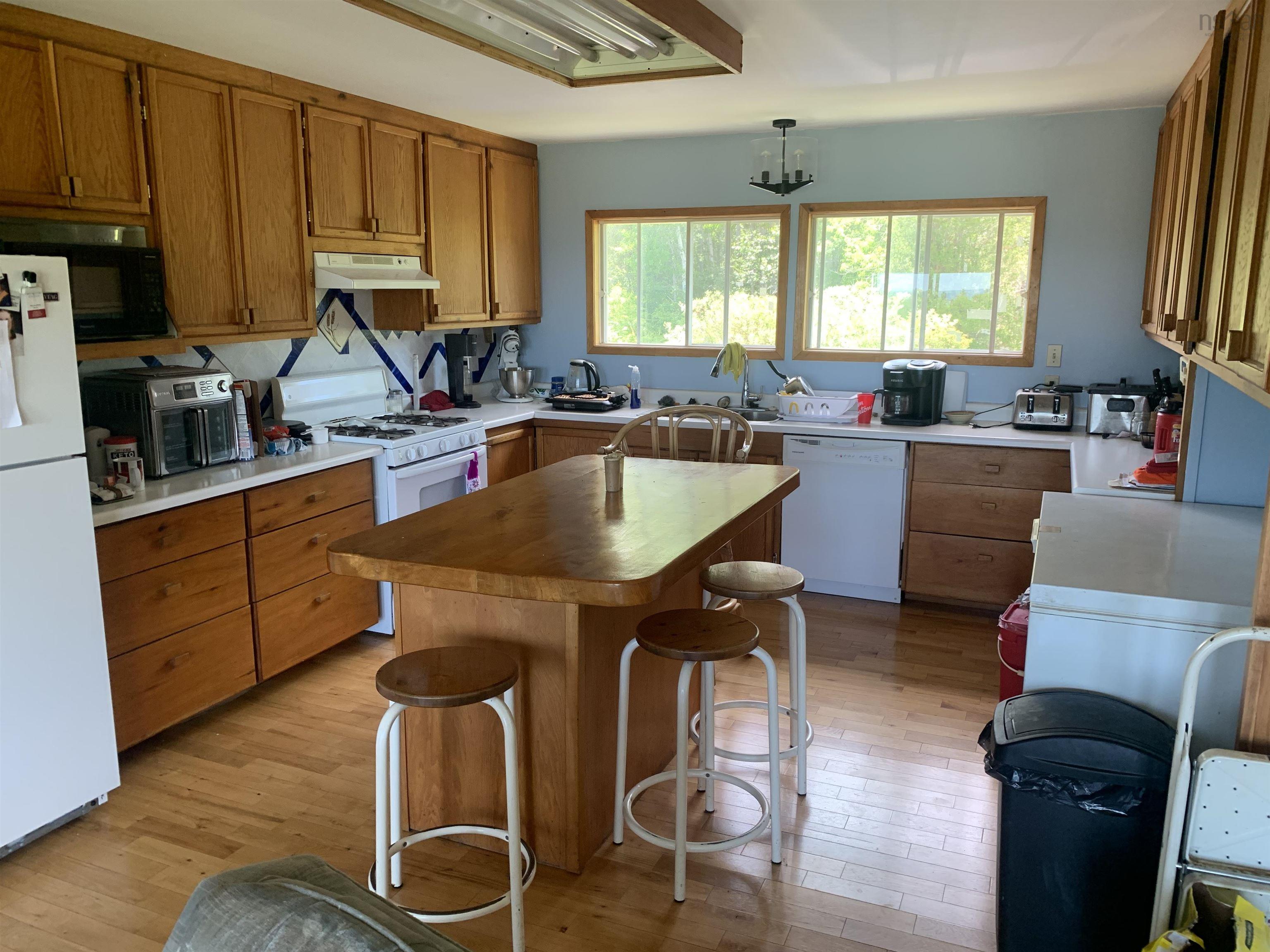 $1,300,000.00: 2107 Highway 215, Tennecape