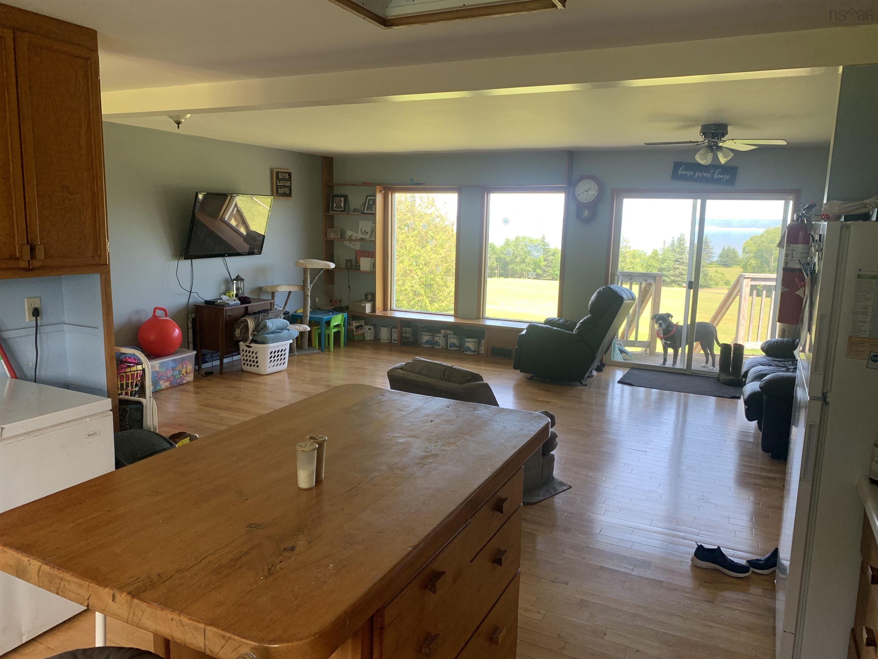 $1,300,000.00: 2107 Highway 215, Tennecape