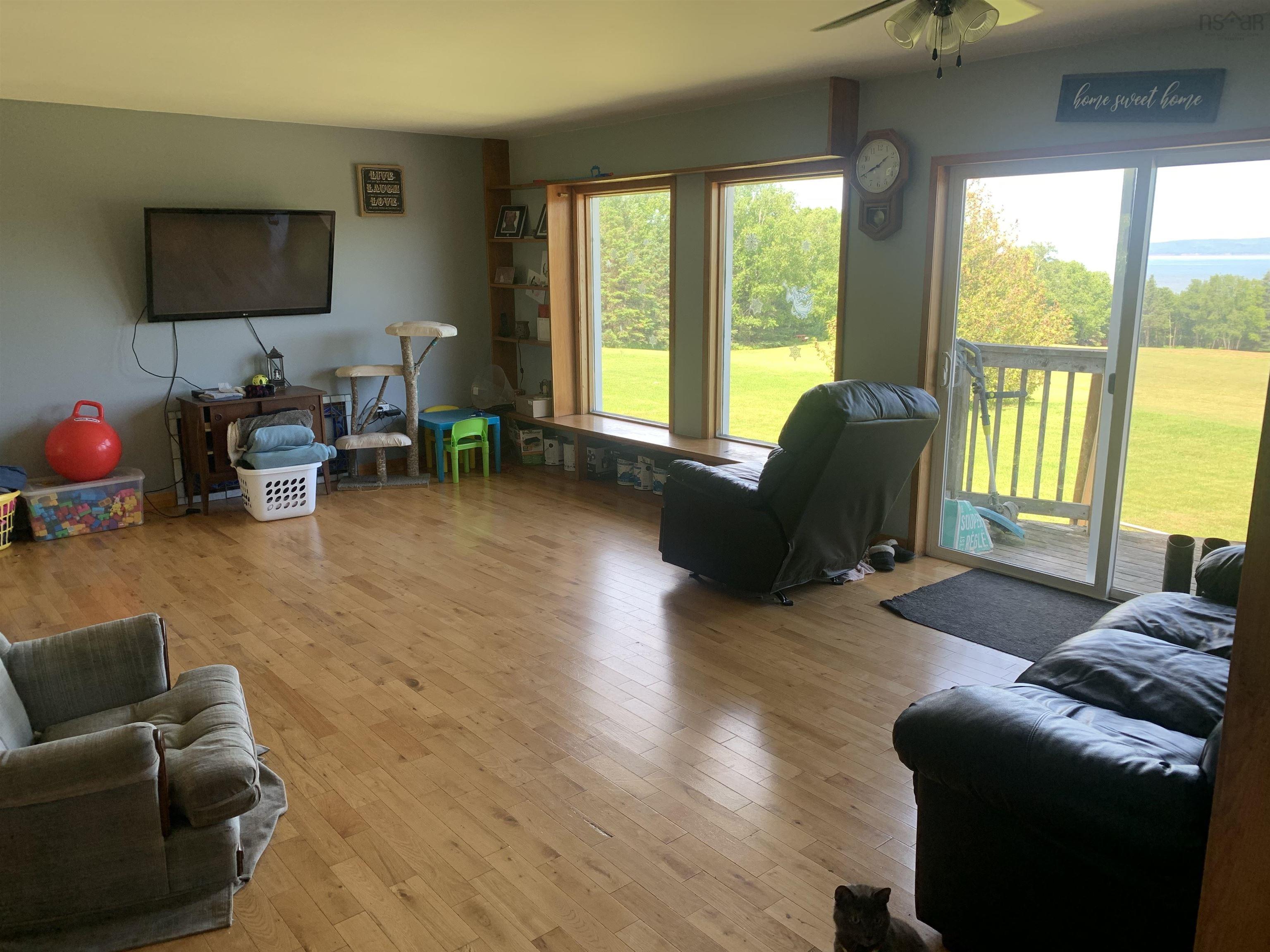$1,300,000.00: 2107 Highway 215, Tennecape