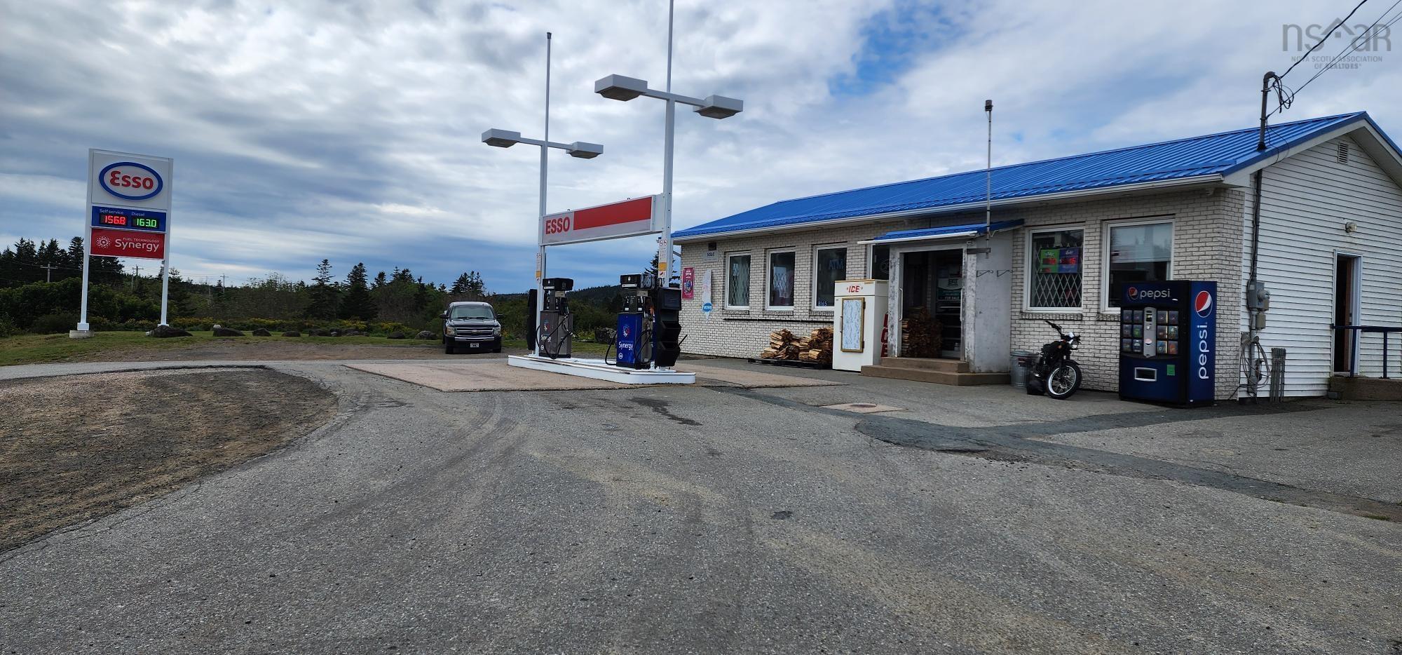 $490,000.00: 8165 Highway 217, Centreville