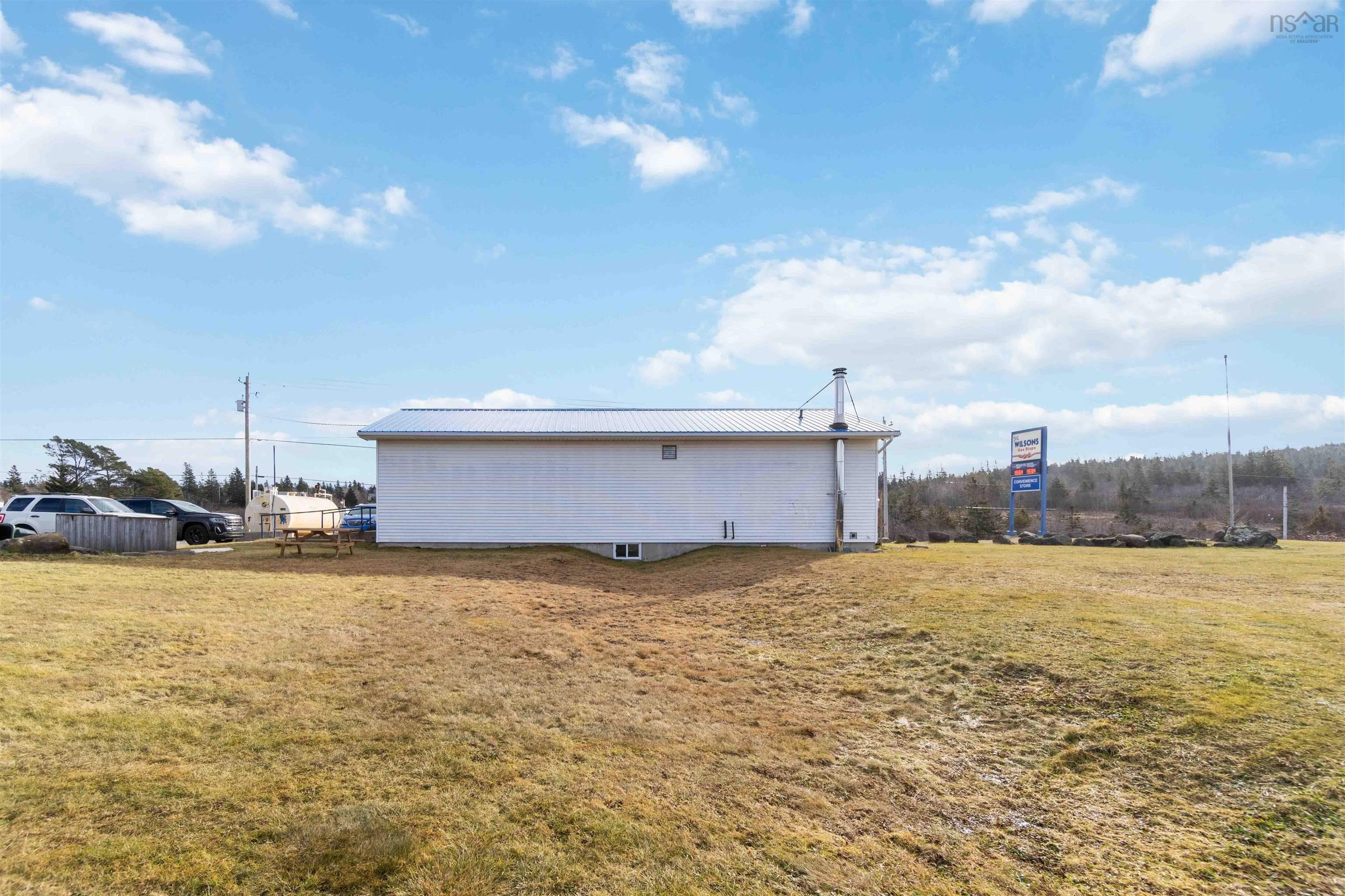 $490,000.00: 8165 Highway 217, Centreville
