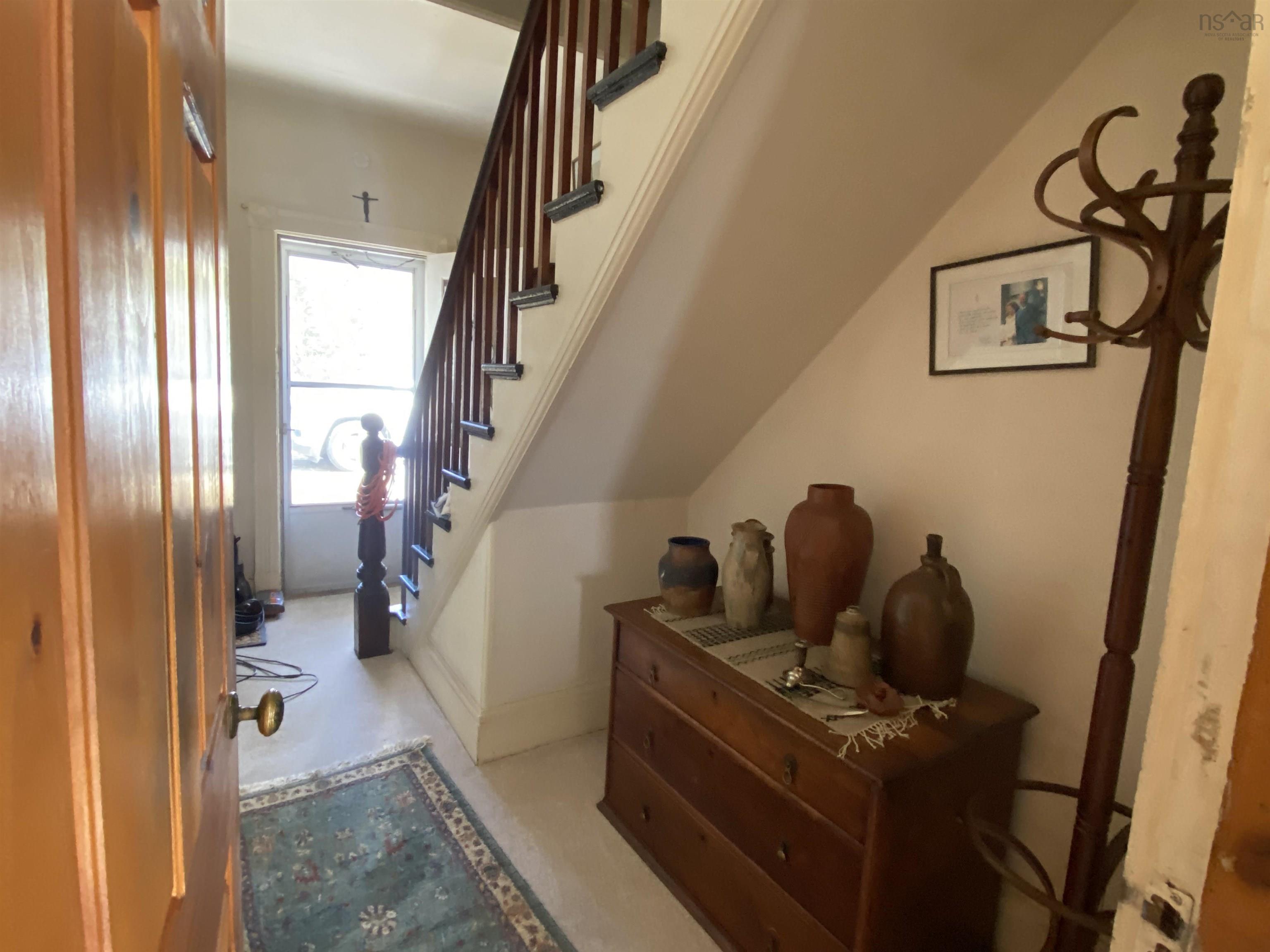 $398,000.00: 570 Rockland Road, Rockland