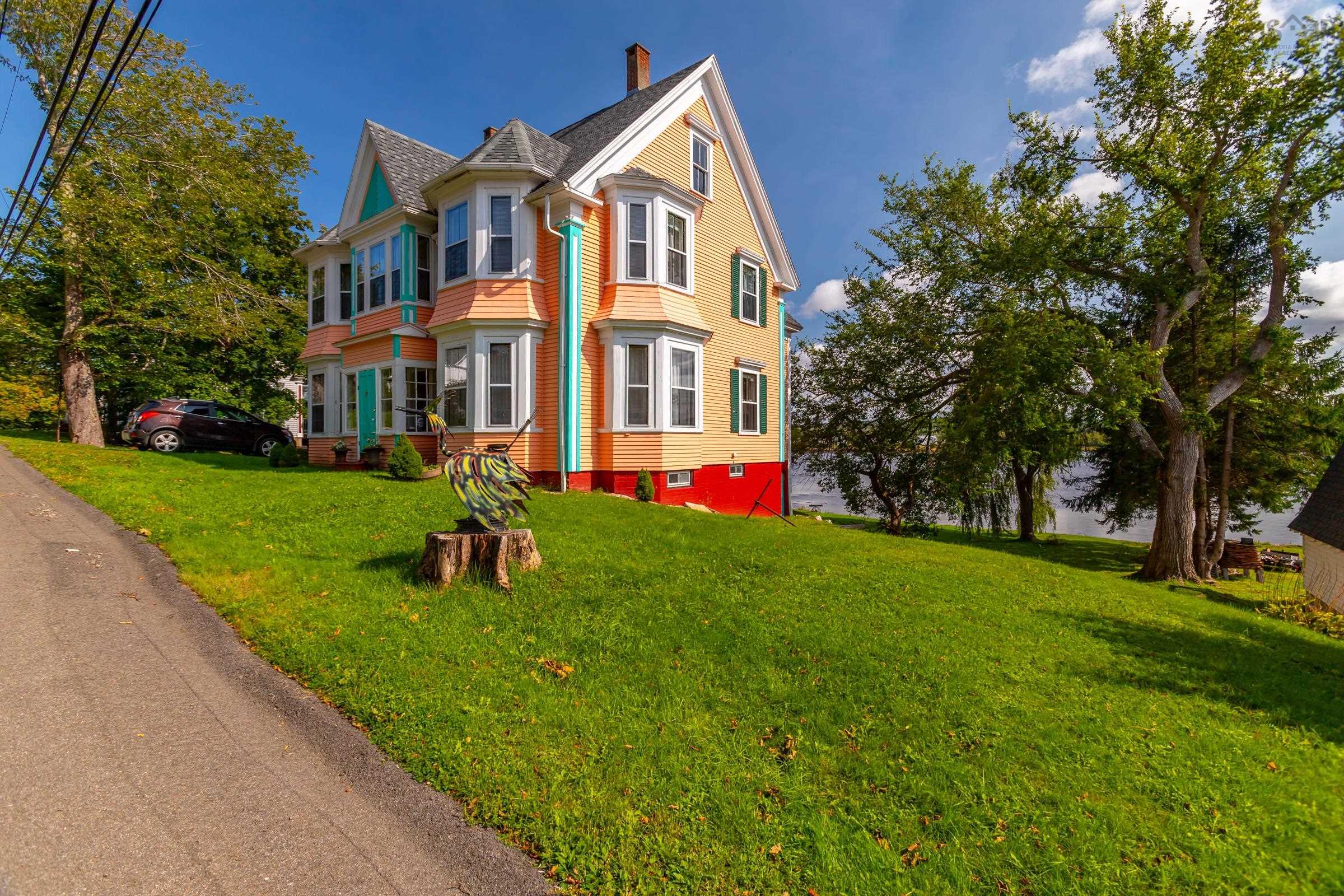 $449,900.00: 5404 Granville Road, Granville Ferry