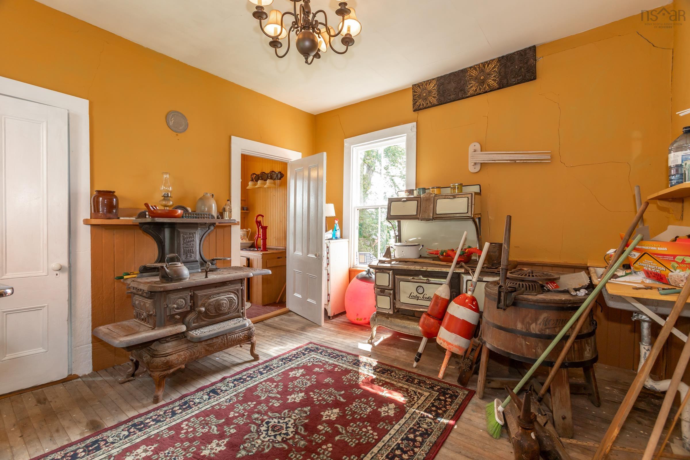 $449,900.00: 5404 Granville Road, Granville Ferry