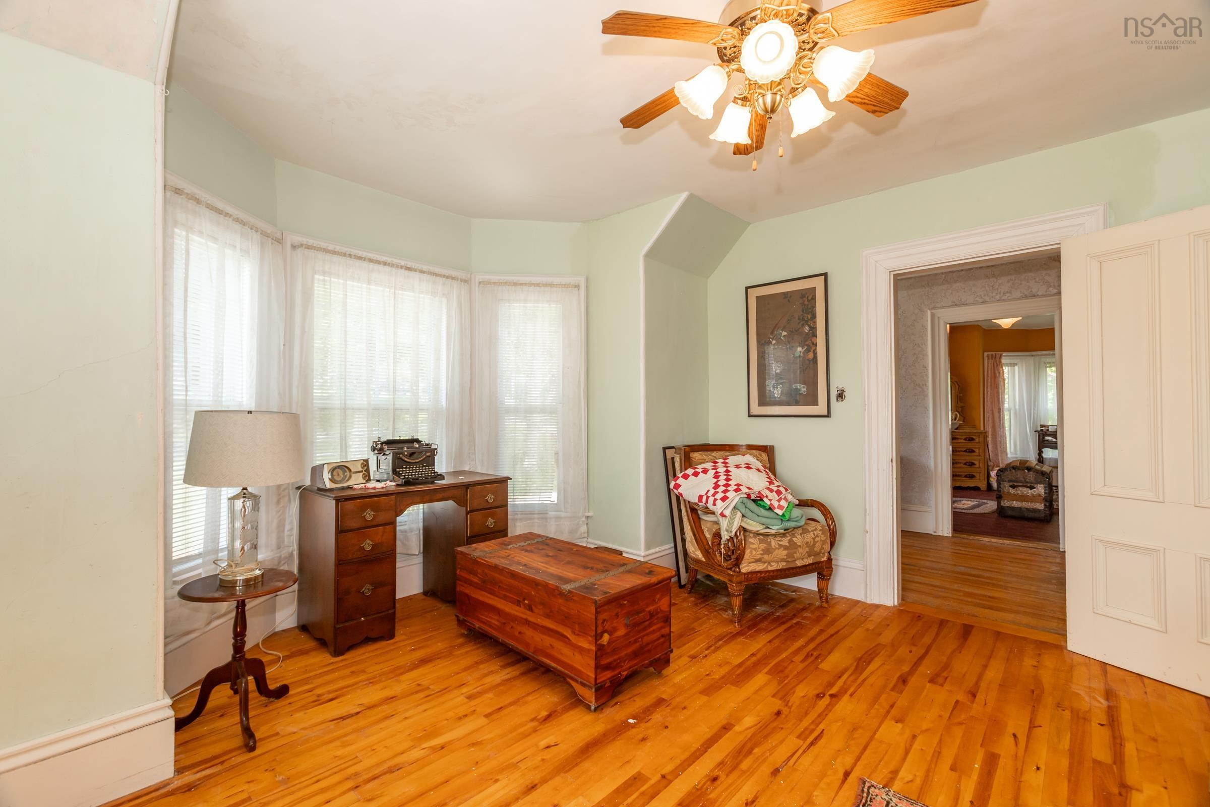 $449,900.00: 5404 Granville Road, Granville Ferry