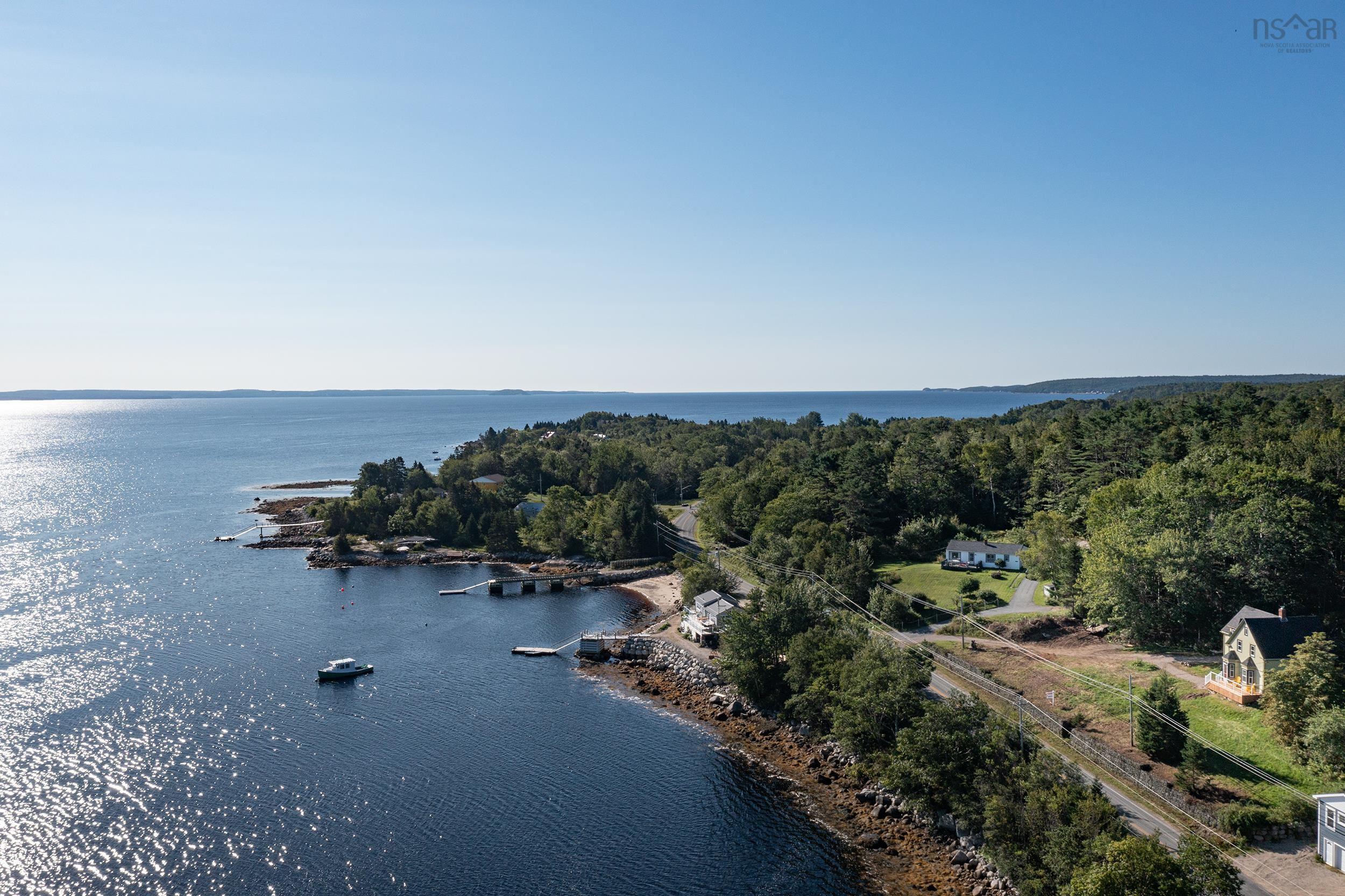 $974,800.00: Lot 8 Shoreline Bluff Lane, Fox Point