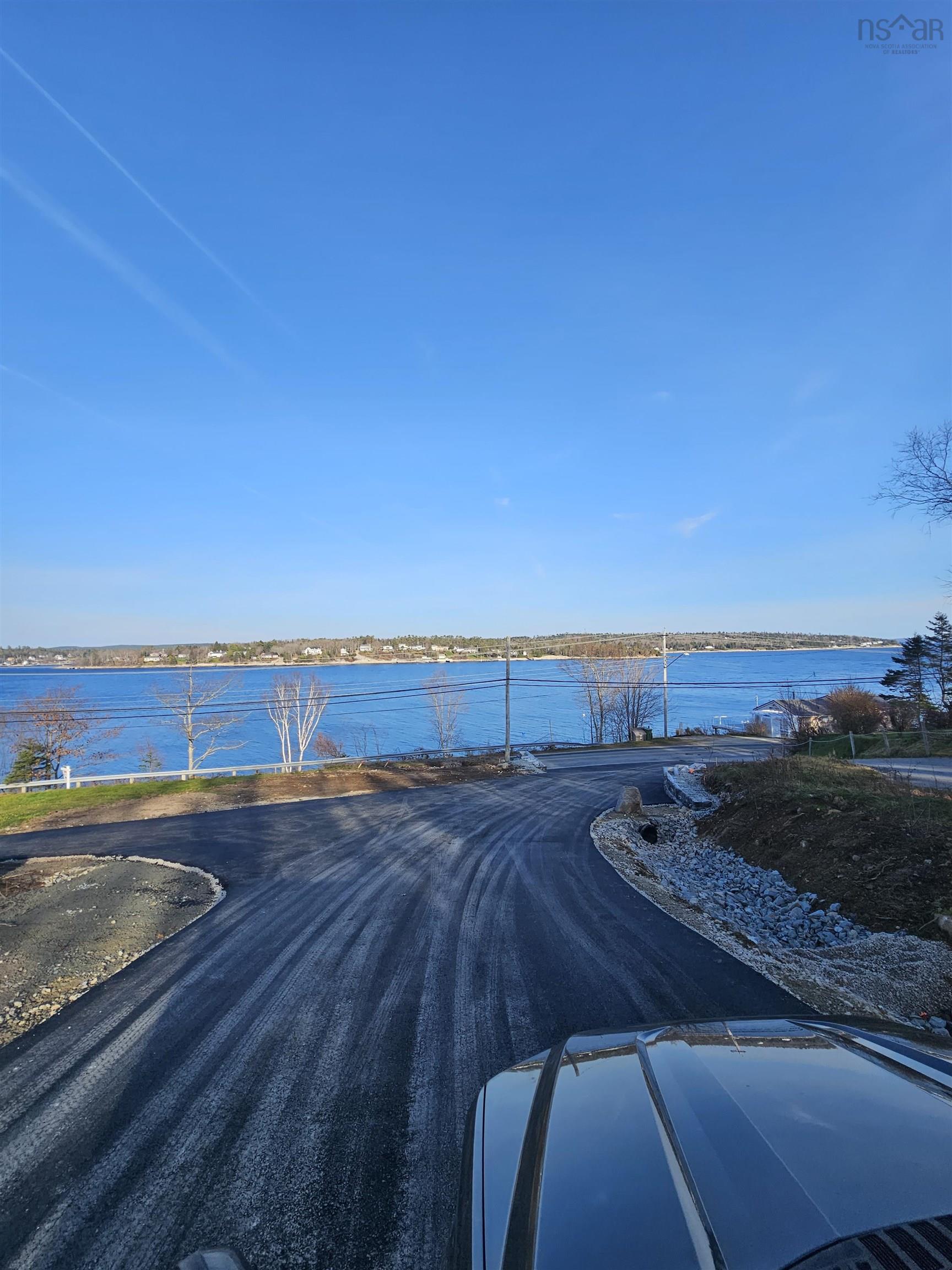 $974,800.00: Lot 8 Shoreline Bluff Lane, Fox Point