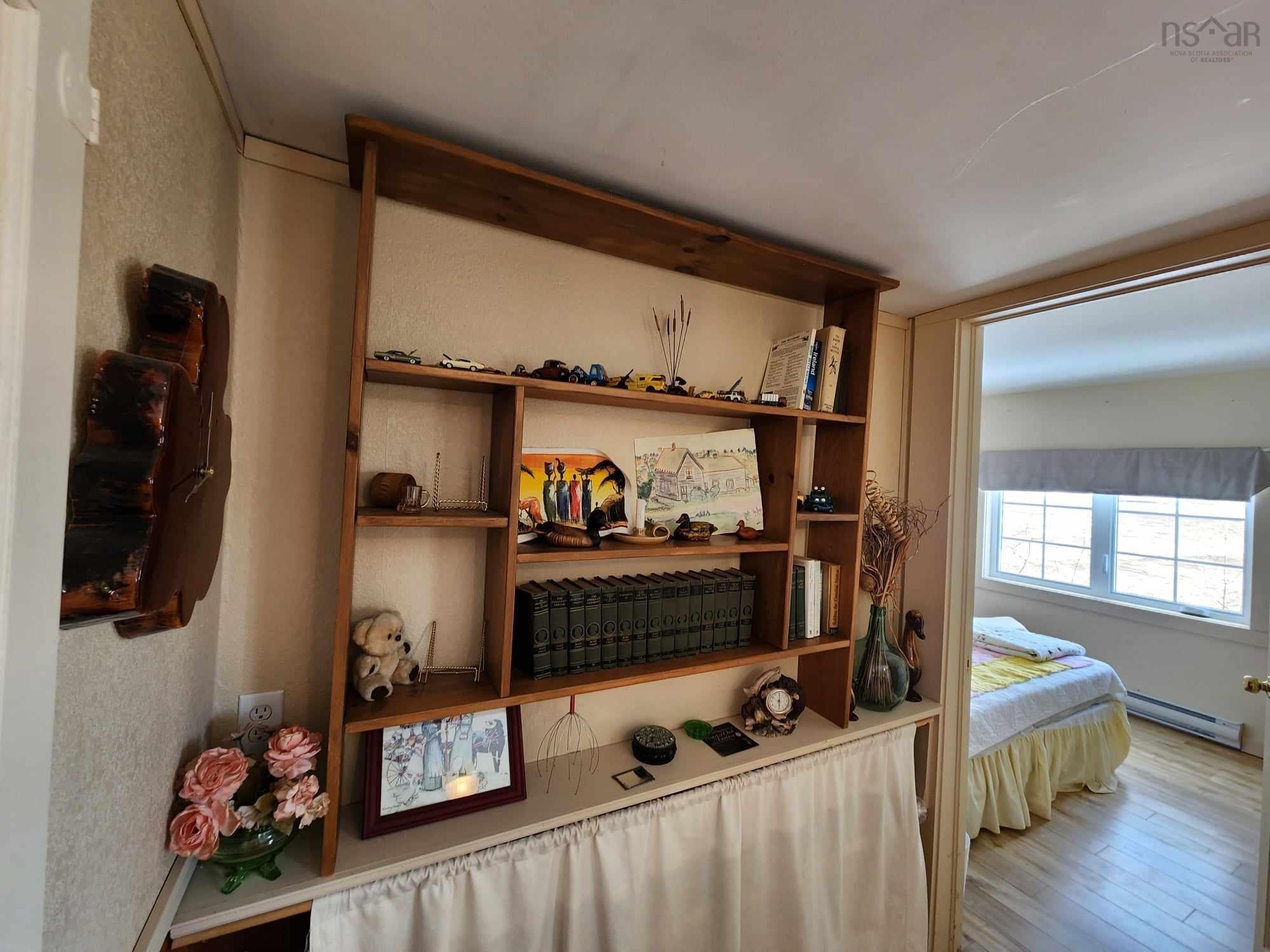 $189,000.00: 464 Bay Shore Road, Five Houses