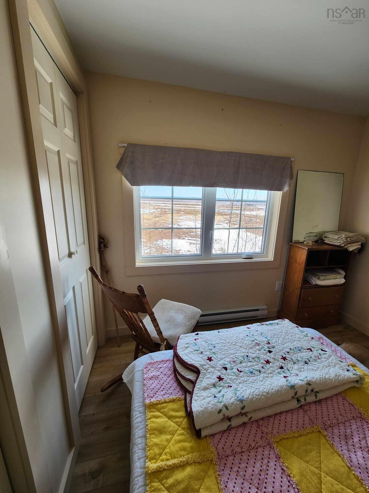 $189,000.00: 464 Bay Shore Road, Five Houses