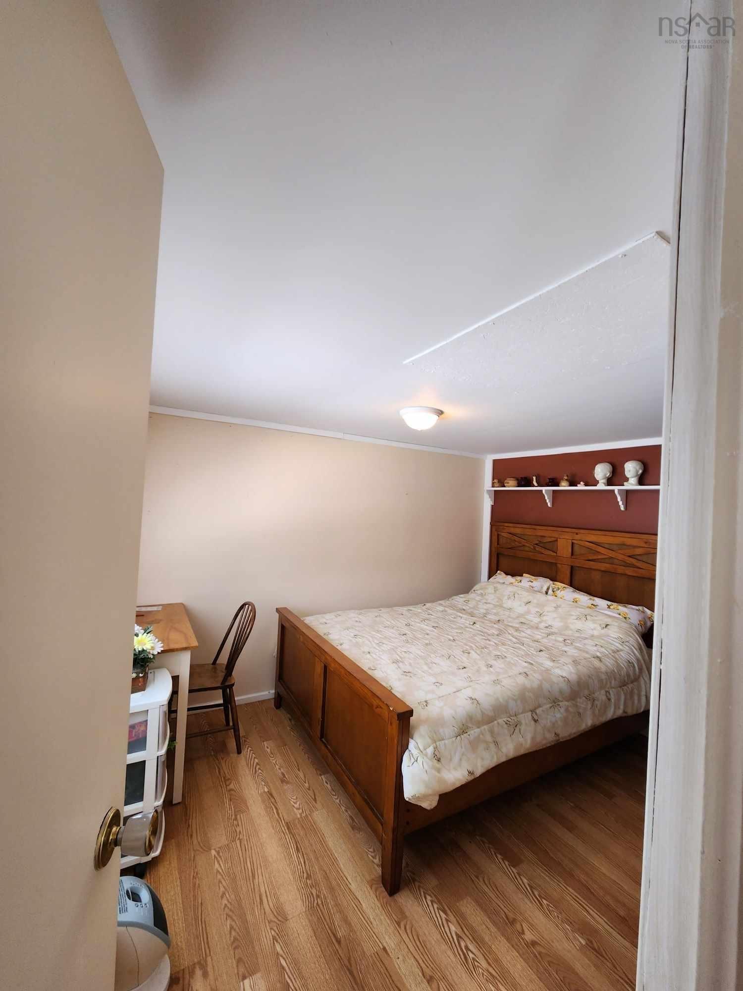 $189,000.00: 464 Bay Shore Road, Five Houses