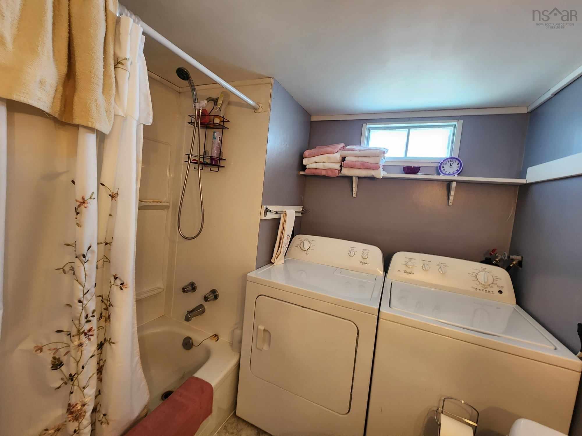 $189,000.00: 464 Bay Shore Road, Five Houses