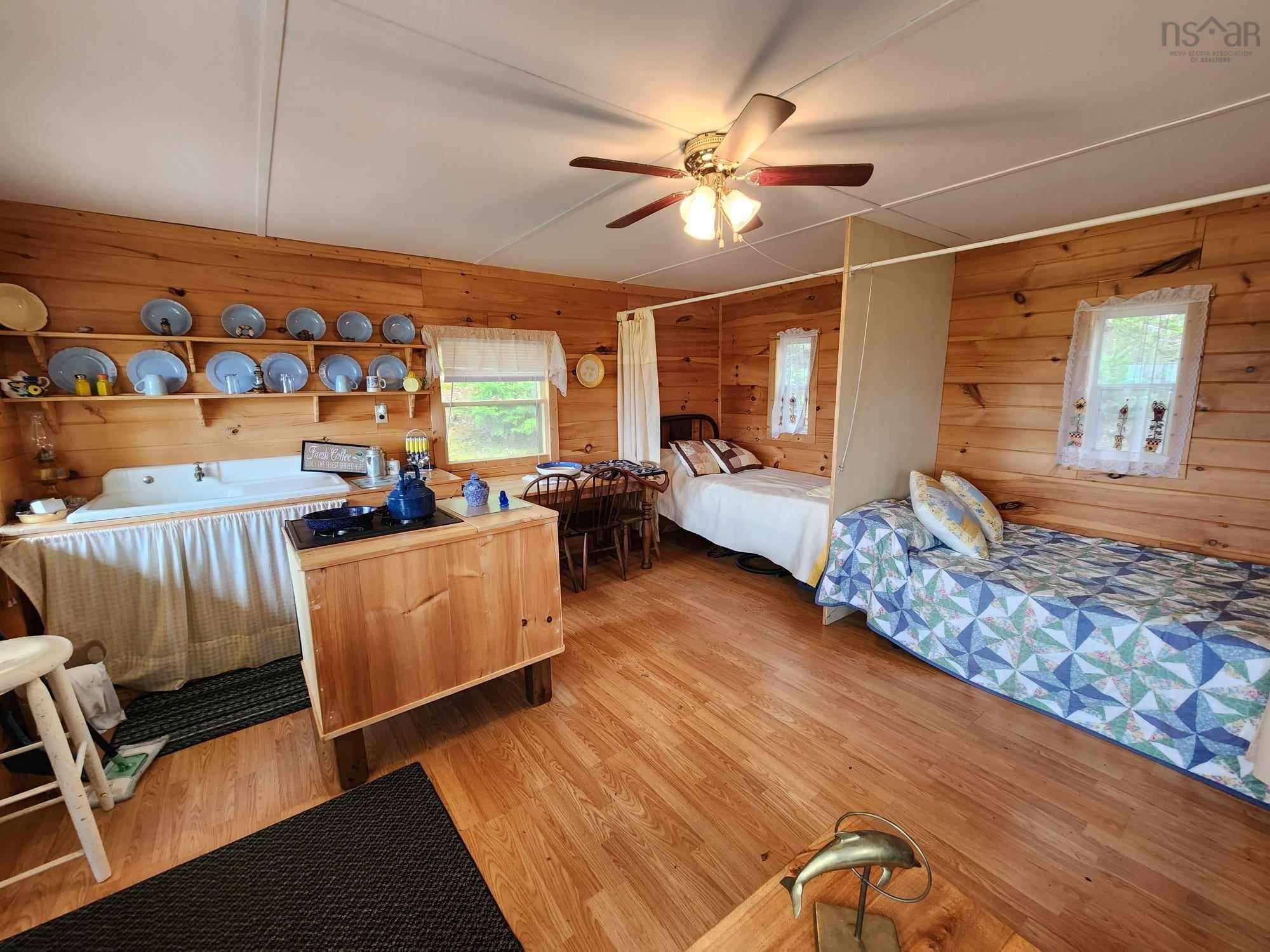 $189,000.00: 464 Bay Shore Road, Five Houses