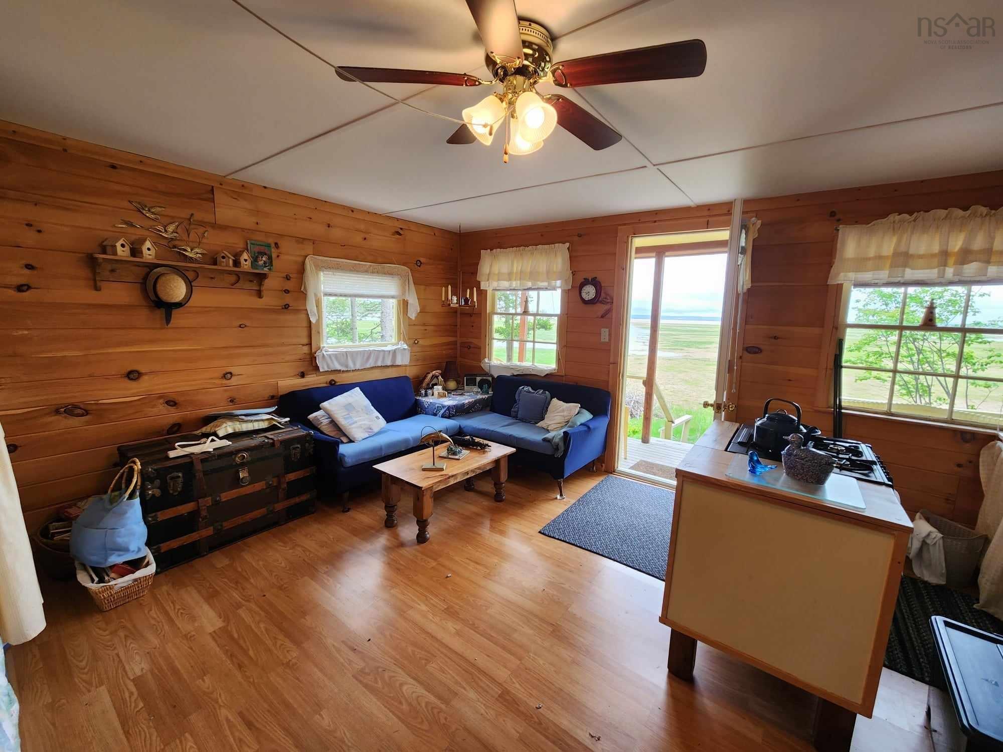 $189,000.00: 464 Bay Shore Road, Five Houses