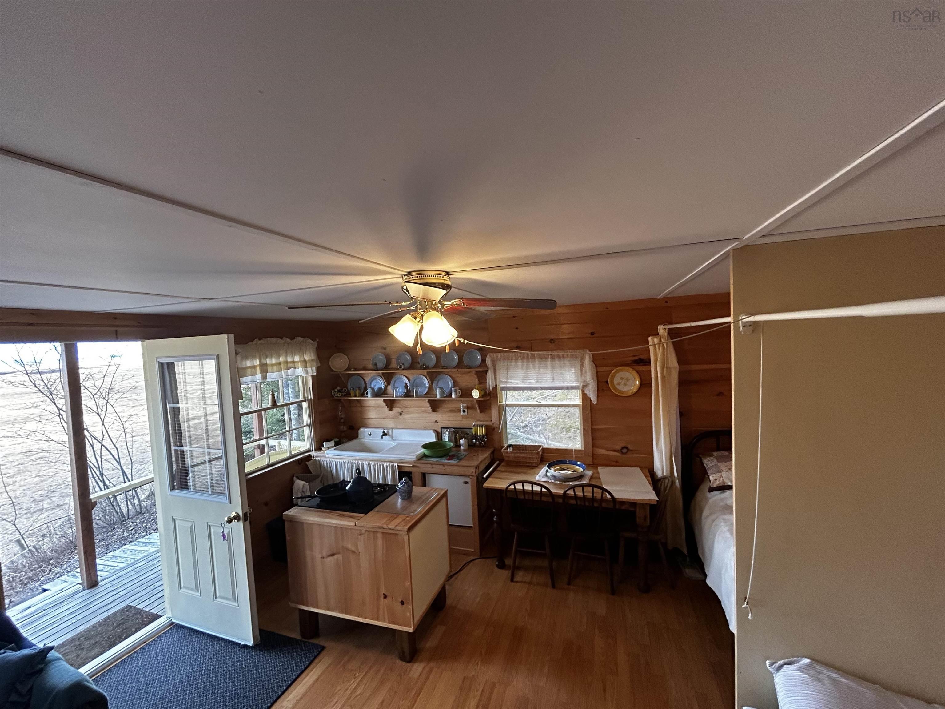 $189,000.00: 464 Bay Shore Road, Five Houses