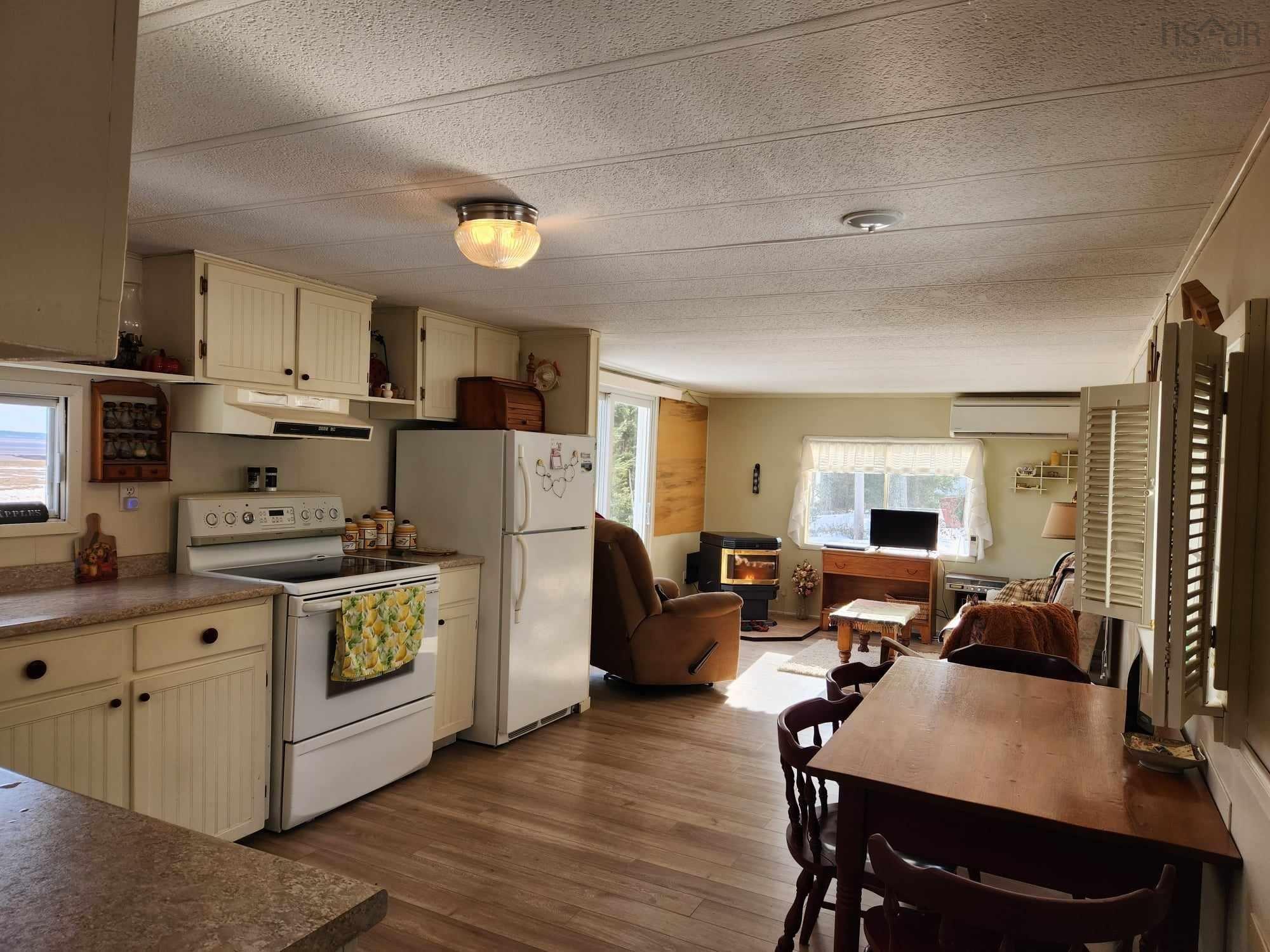 $189,000.00: 464 Bay Shore Road, Five Houses