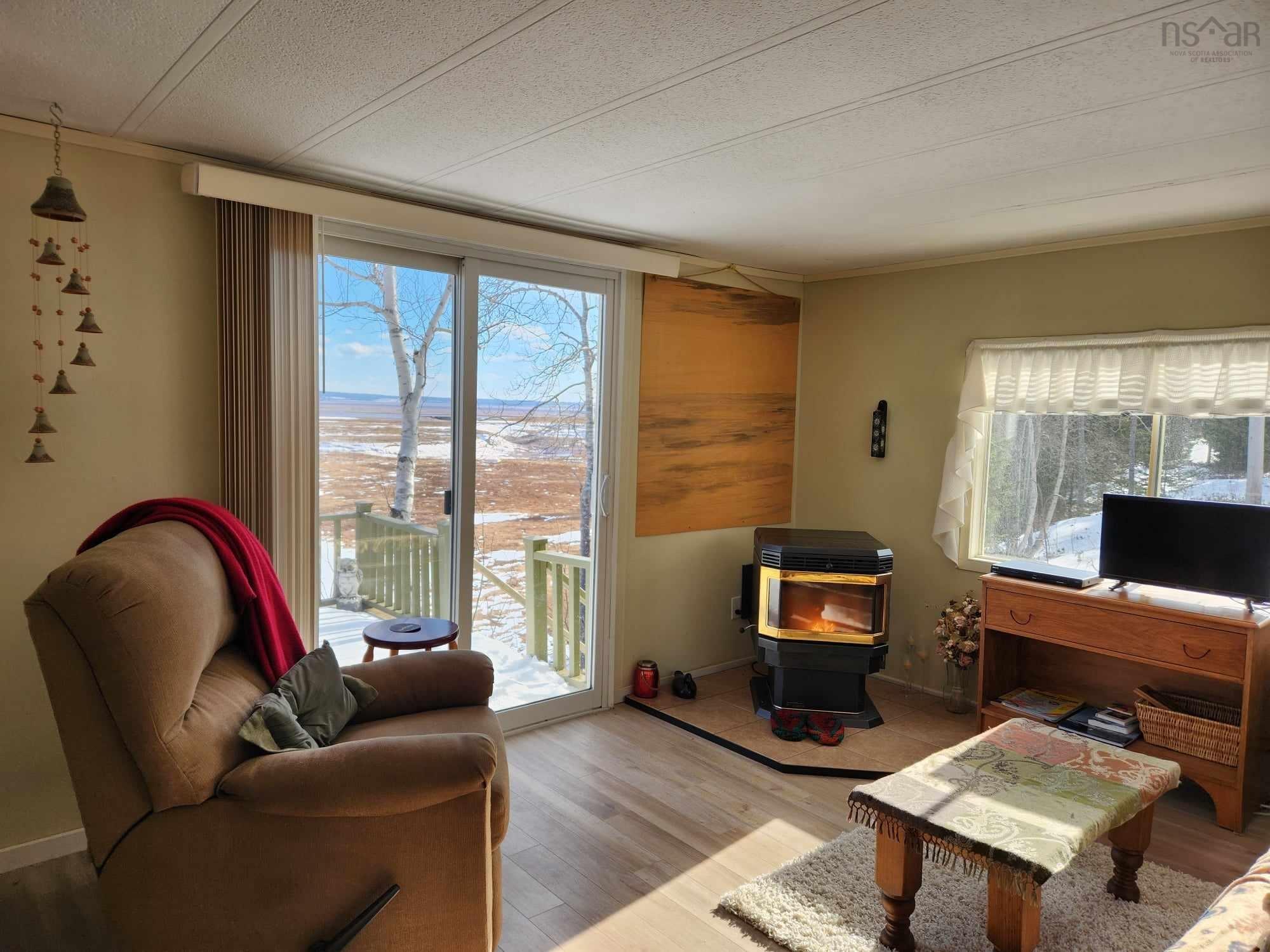 $189,000.00: 464 Bay Shore Road, Five Houses