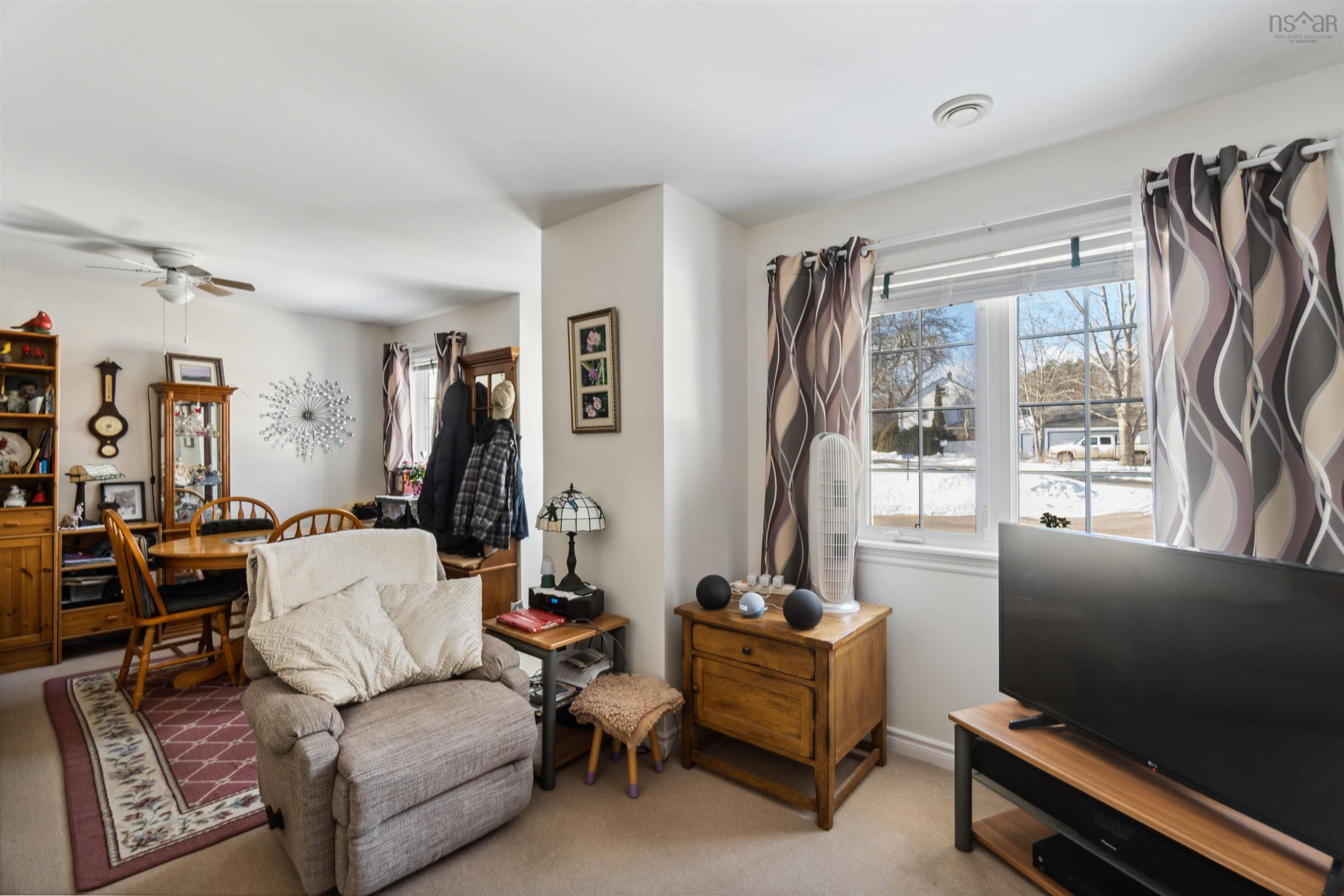 $850,000.00: 1486 Magee Drive, Kingston