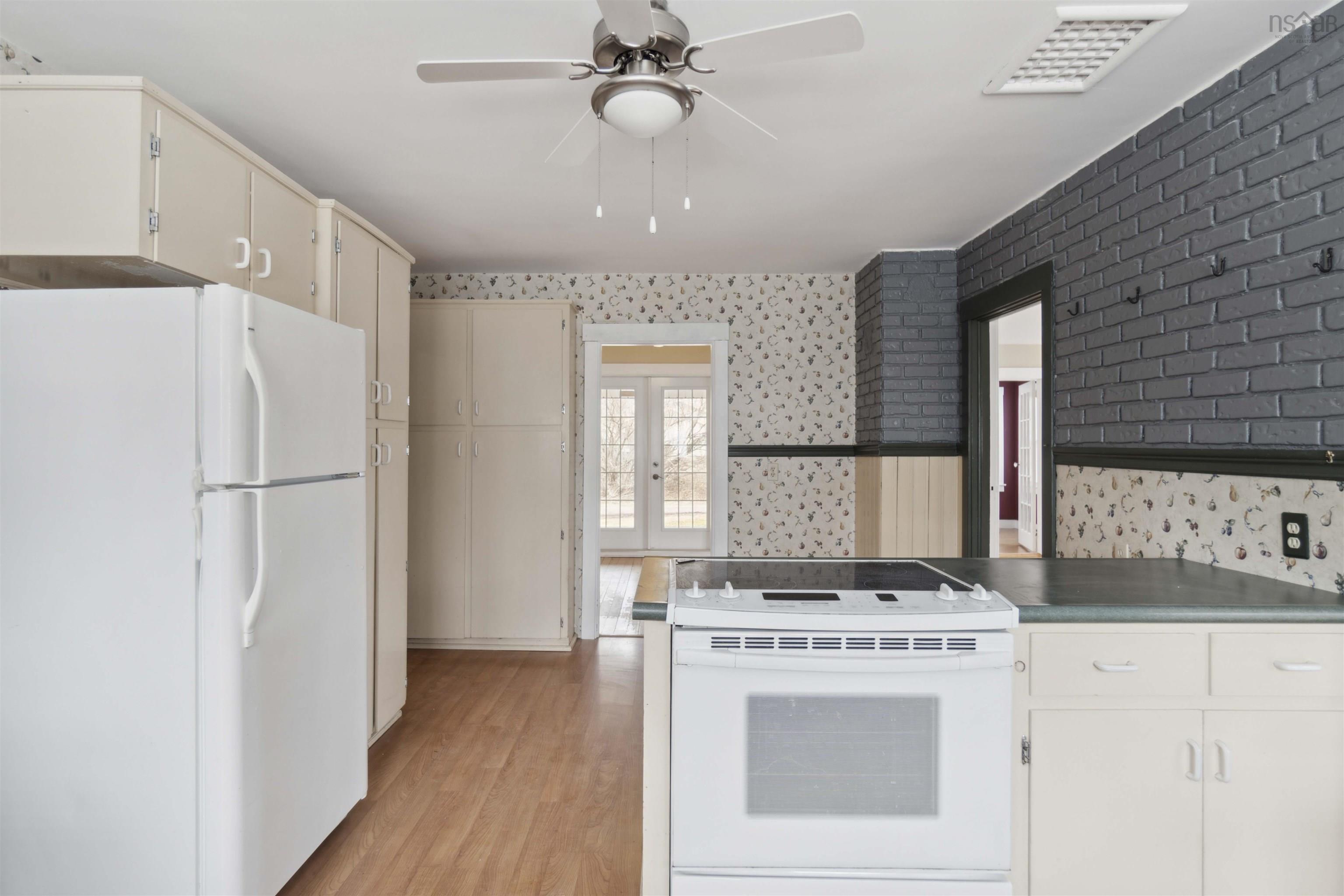 $374,900.00: 9499 Highway 10, Nictaux