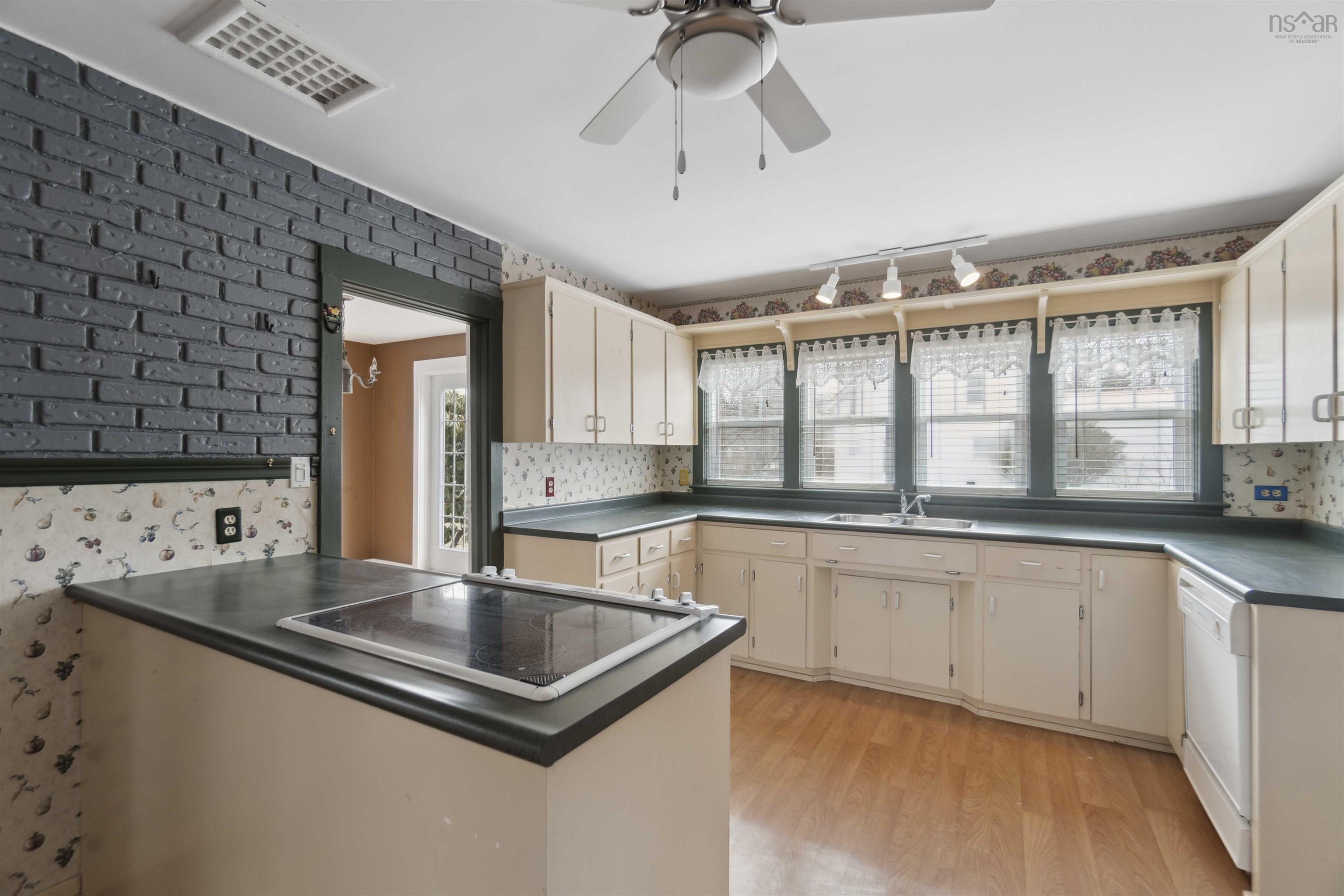 $374,900.00: 9499 Highway 10, Nictaux