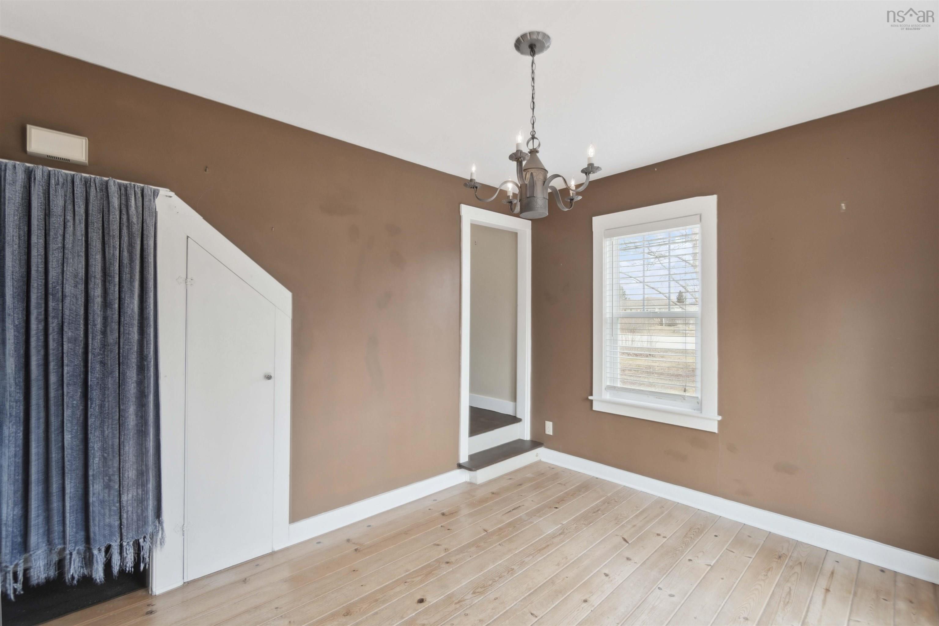 $374,900.00: 9499 Highway 10, Nictaux