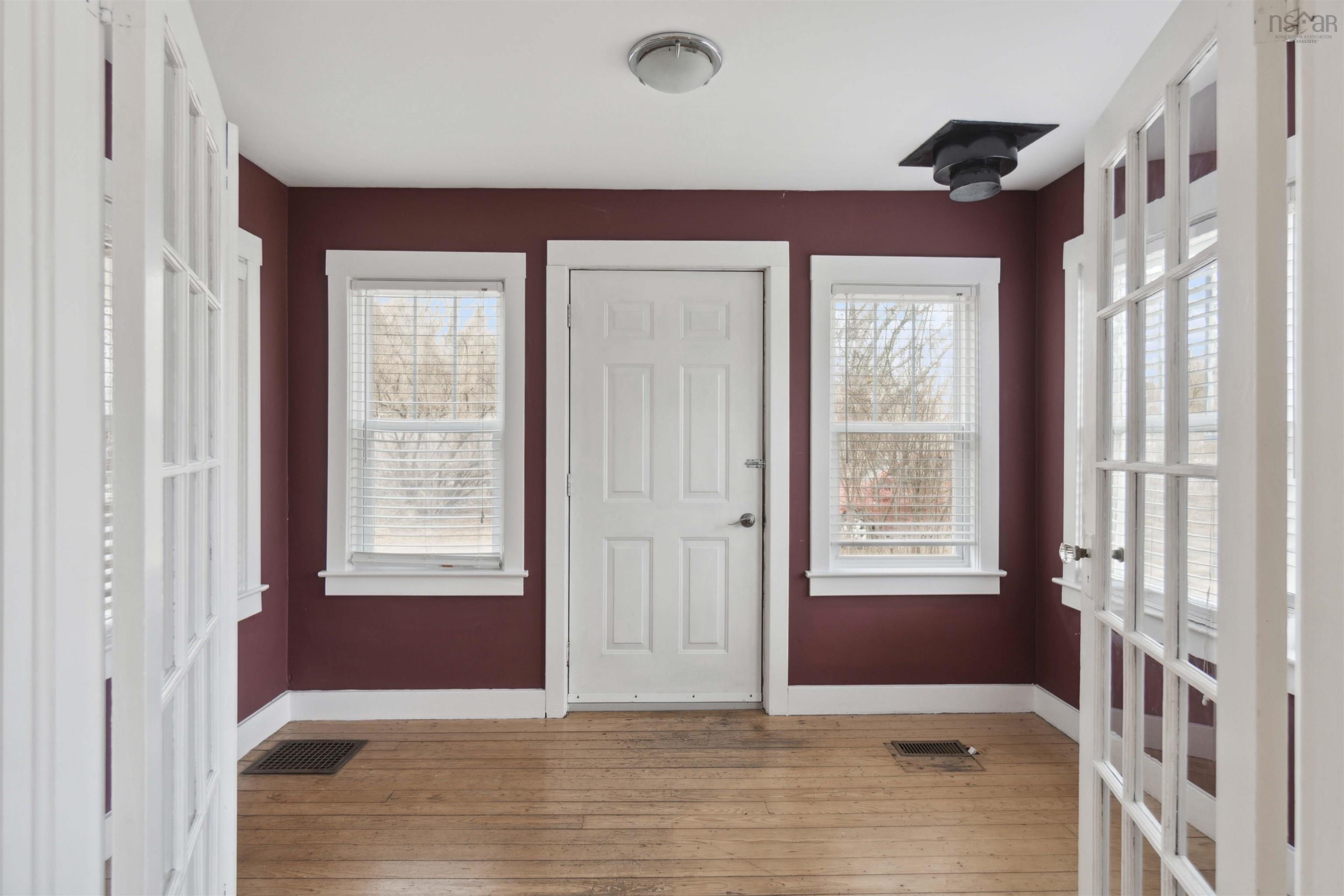 $374,900.00: 9499 Highway 10, Nictaux