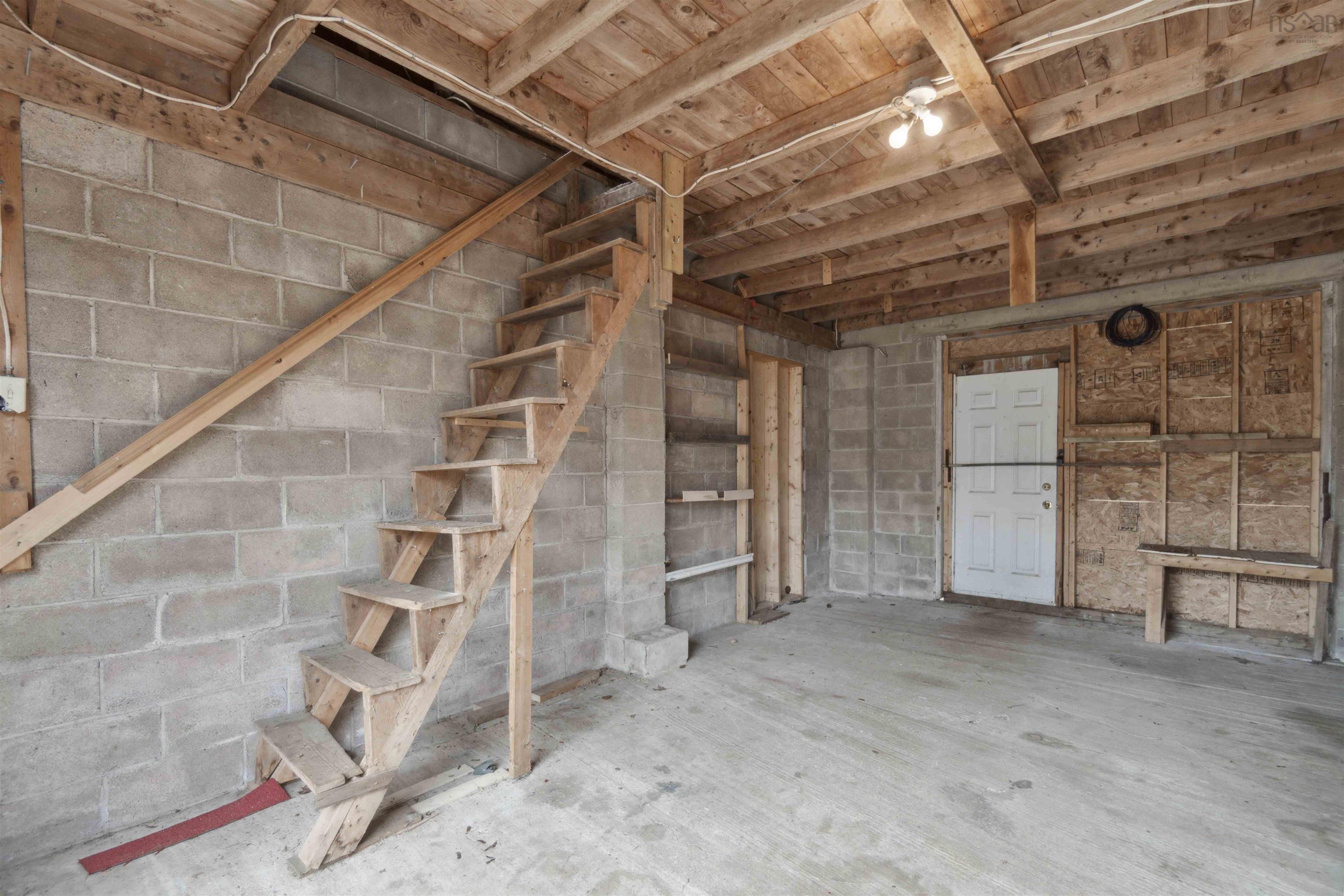 $374,900.00: 9499 Highway 10, Nictaux