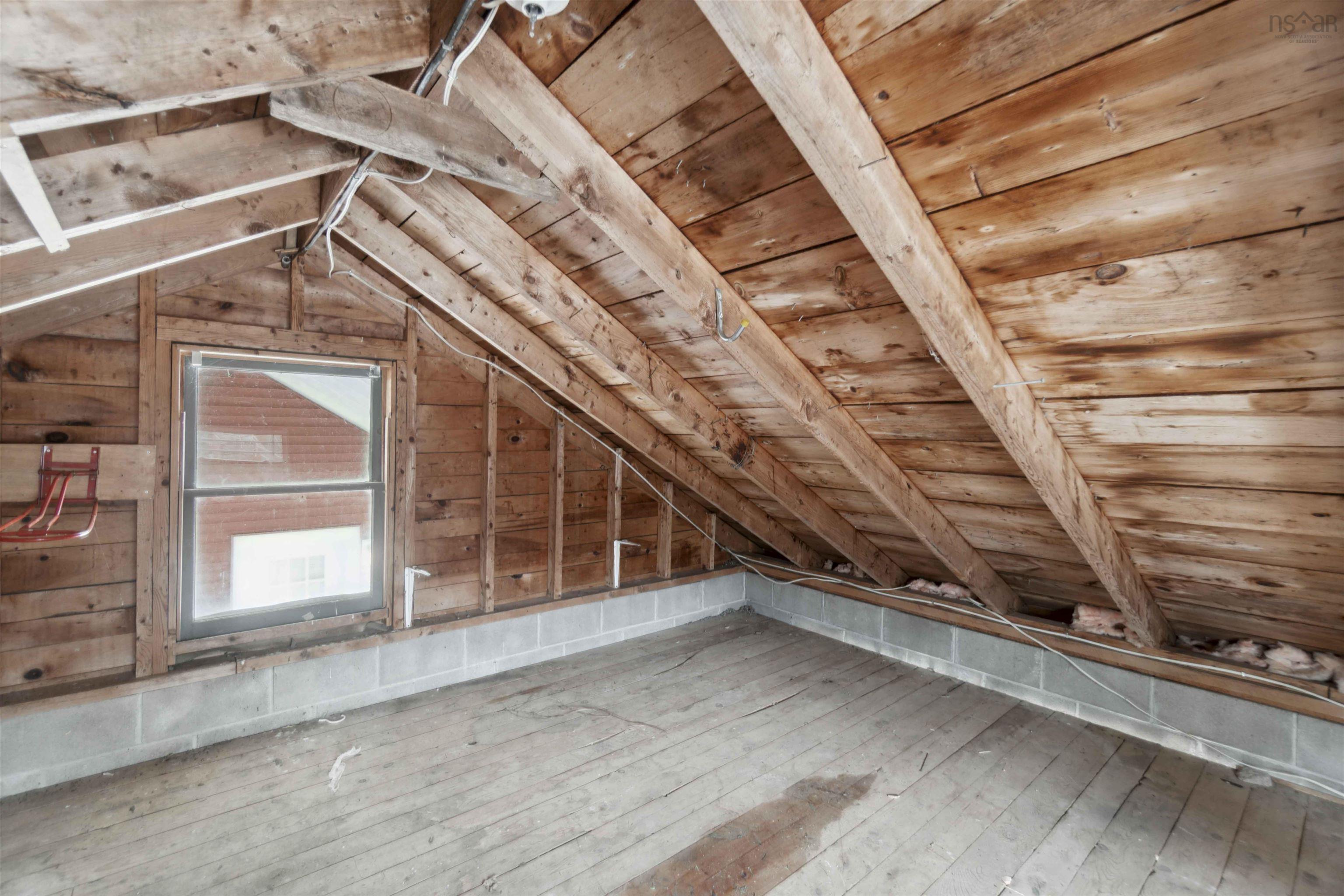 $374,900.00: 9499 Highway 10, Nictaux