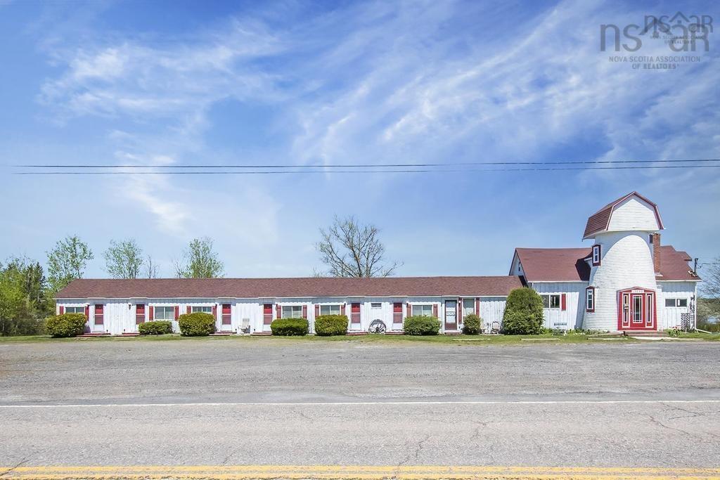 $324,900.00: 13649 #6 Highway, Wallace