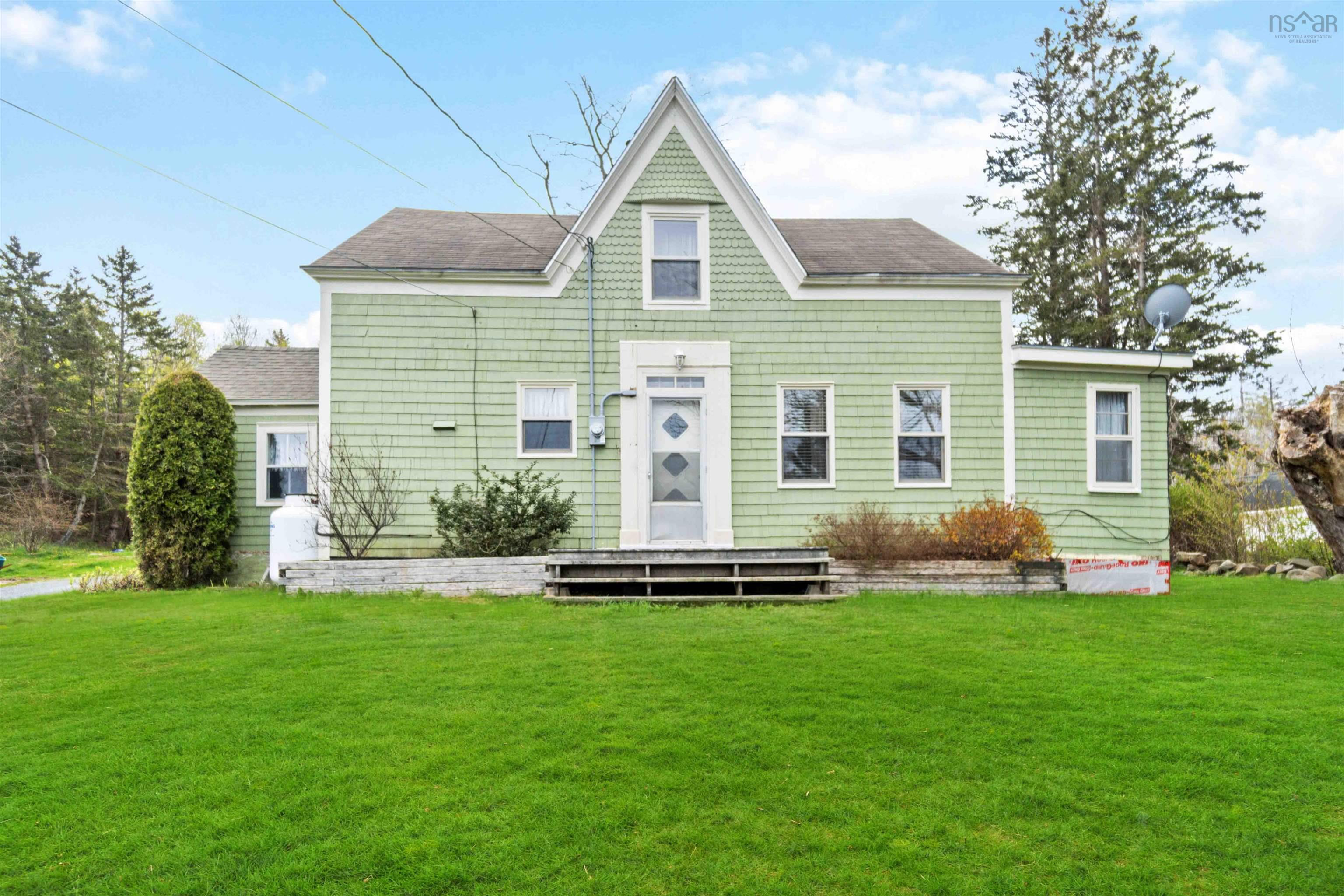 $307,500.00: 1256 Highway 1, Clementsport