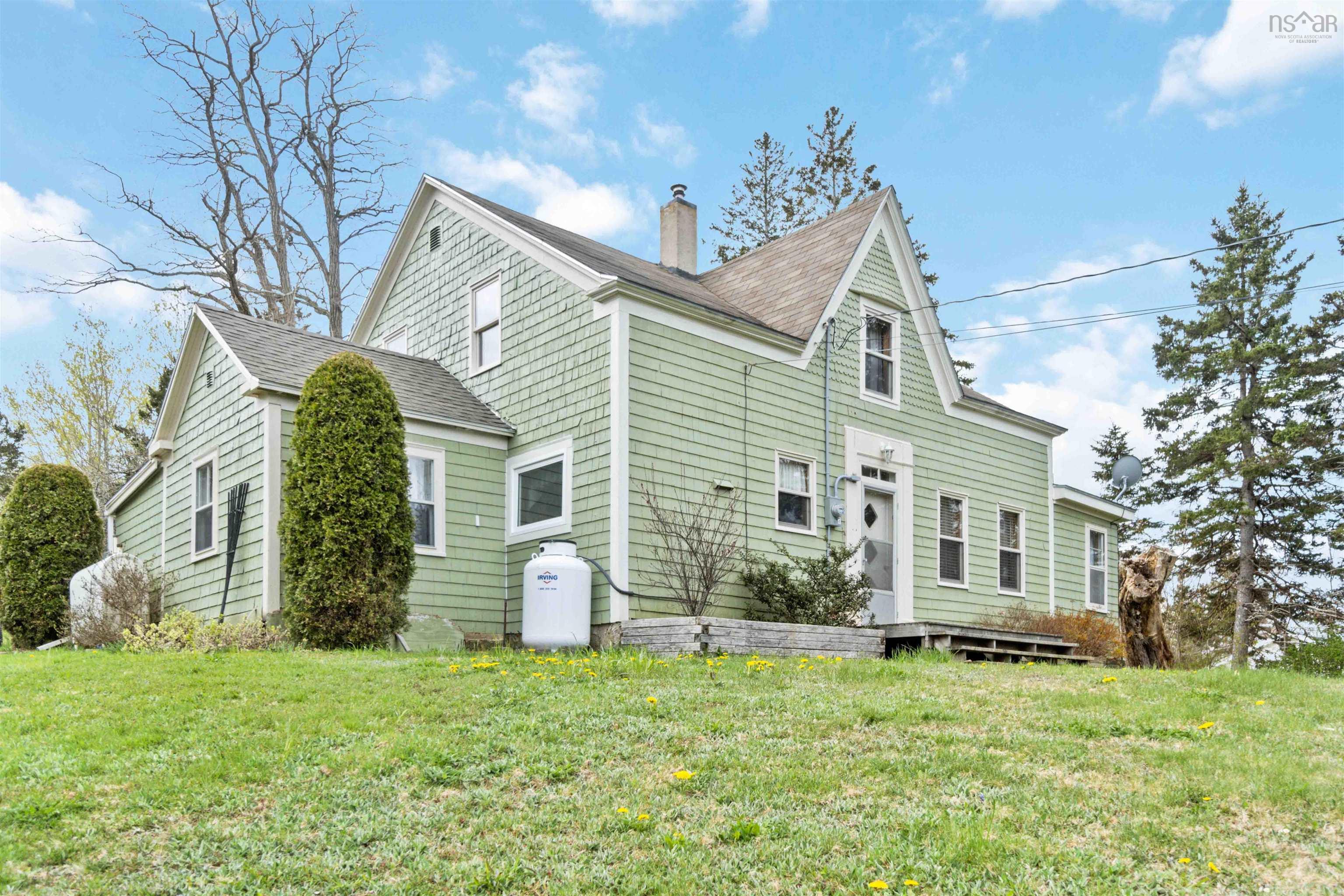 $307,500.00: 1256 Highway 1, Clementsport