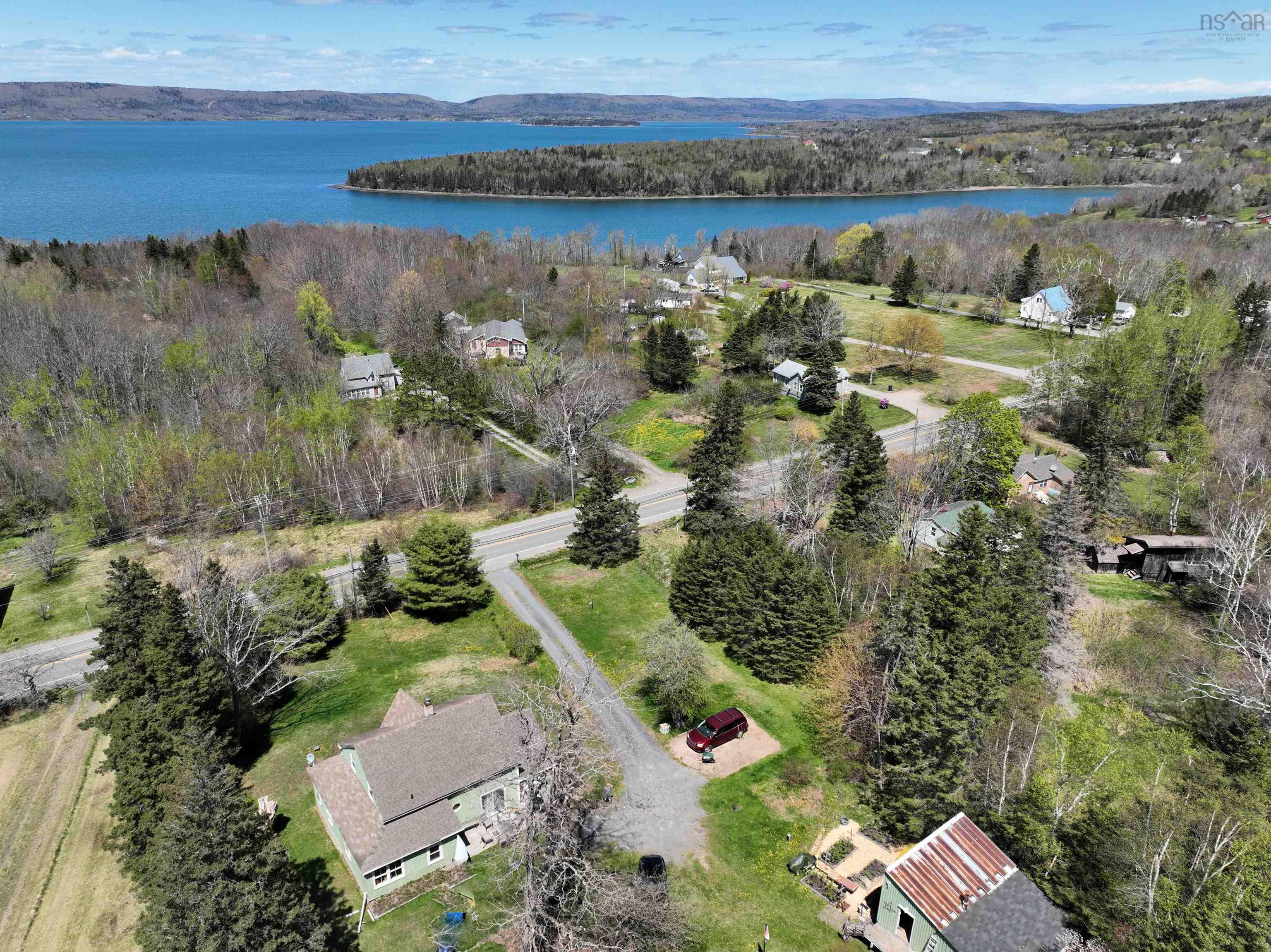 $307,500.00: 1256 Highway 1, Clementsport