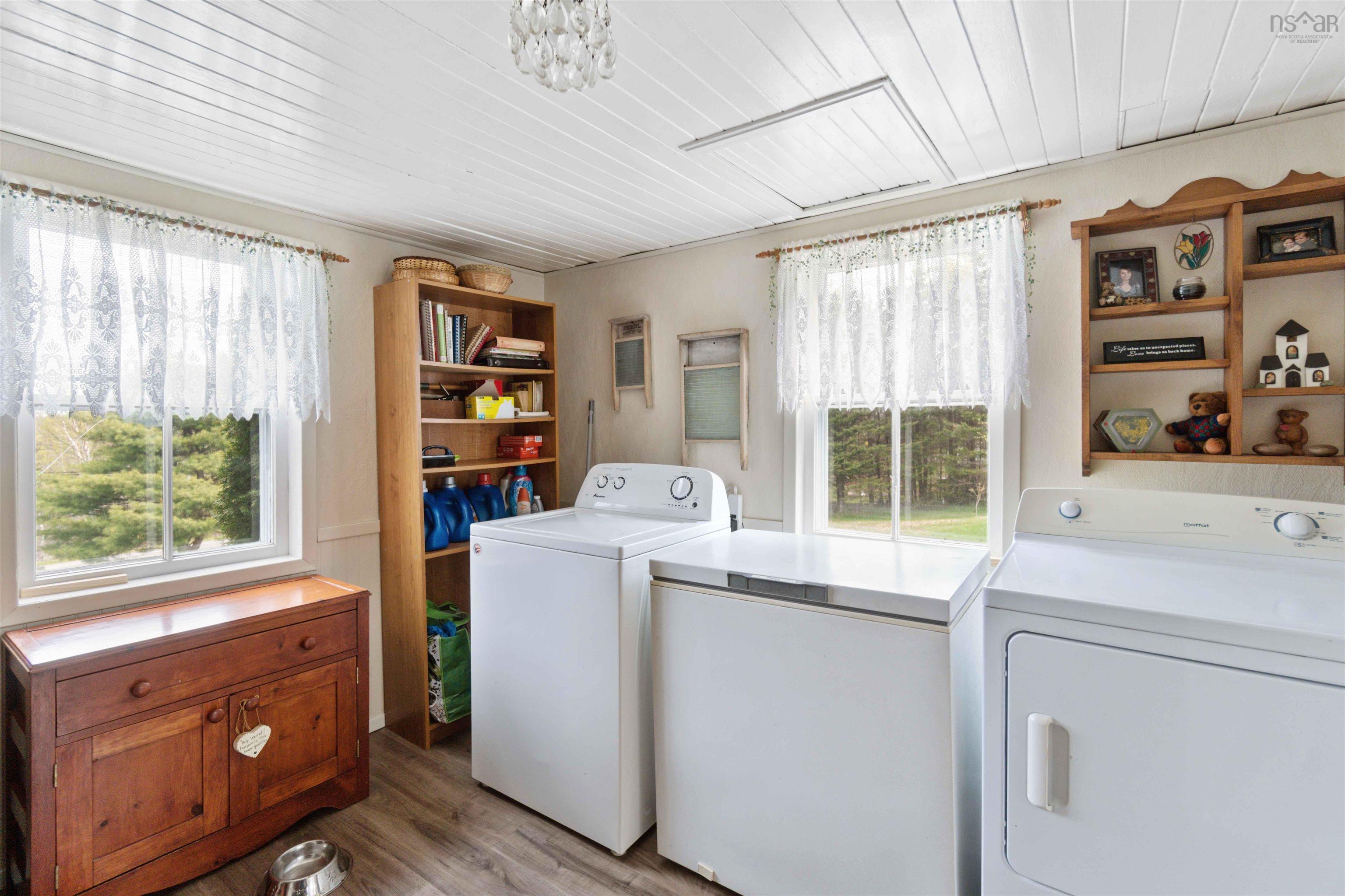 $307,500.00: 1256 Highway 1, Clementsport