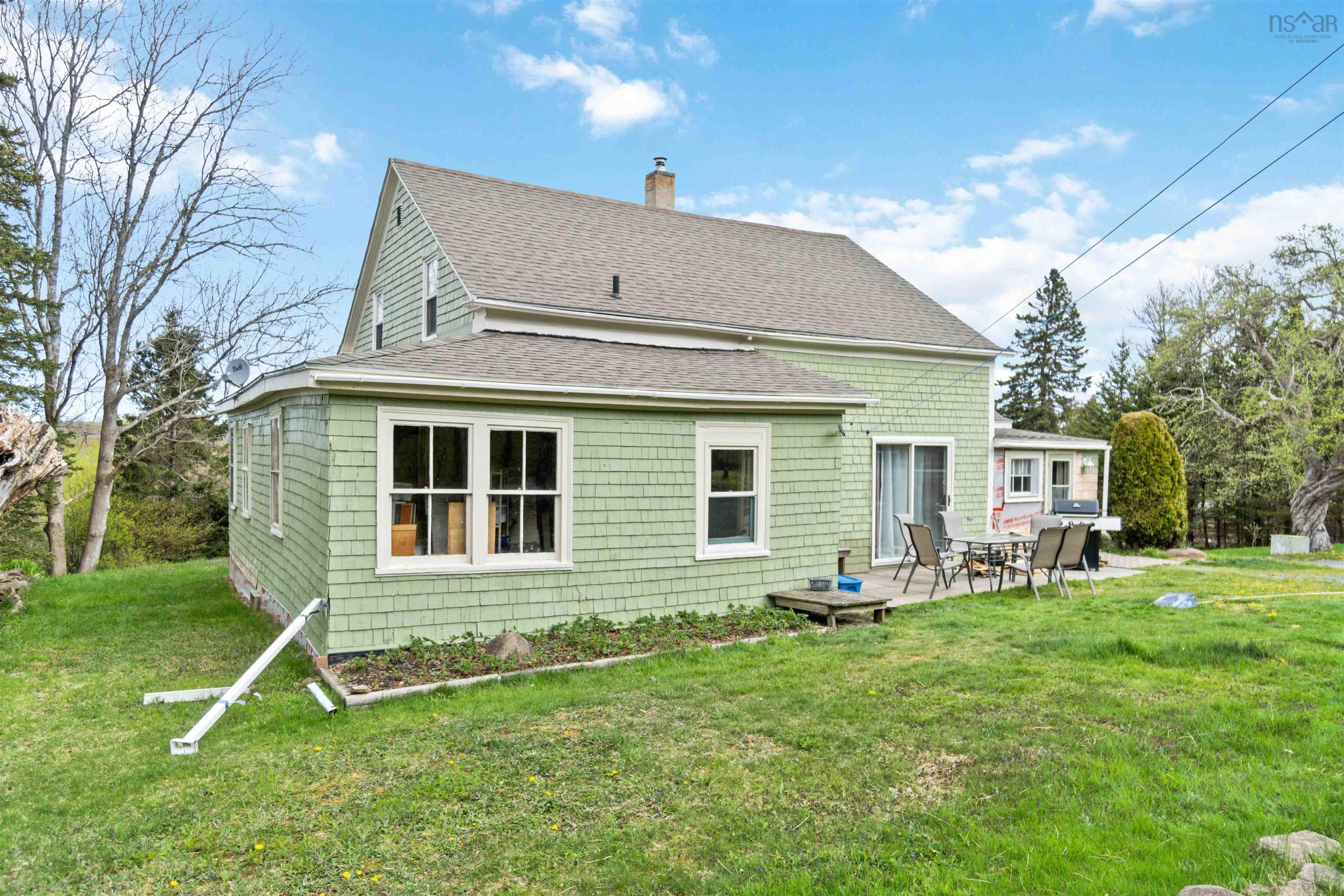 $307,500.00: 1256 Highway 1, Clementsport