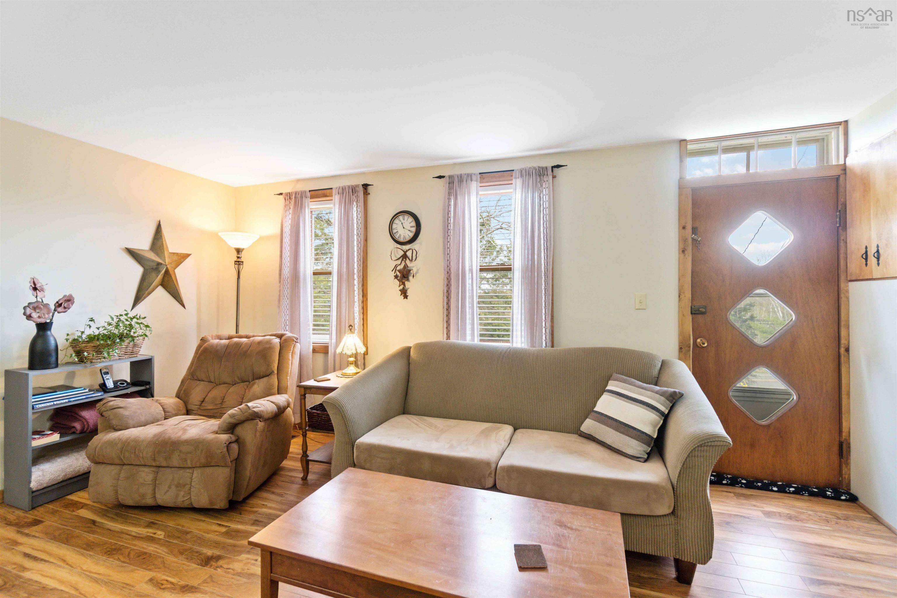 $307,500.00: 1256 Highway 1, Clementsport