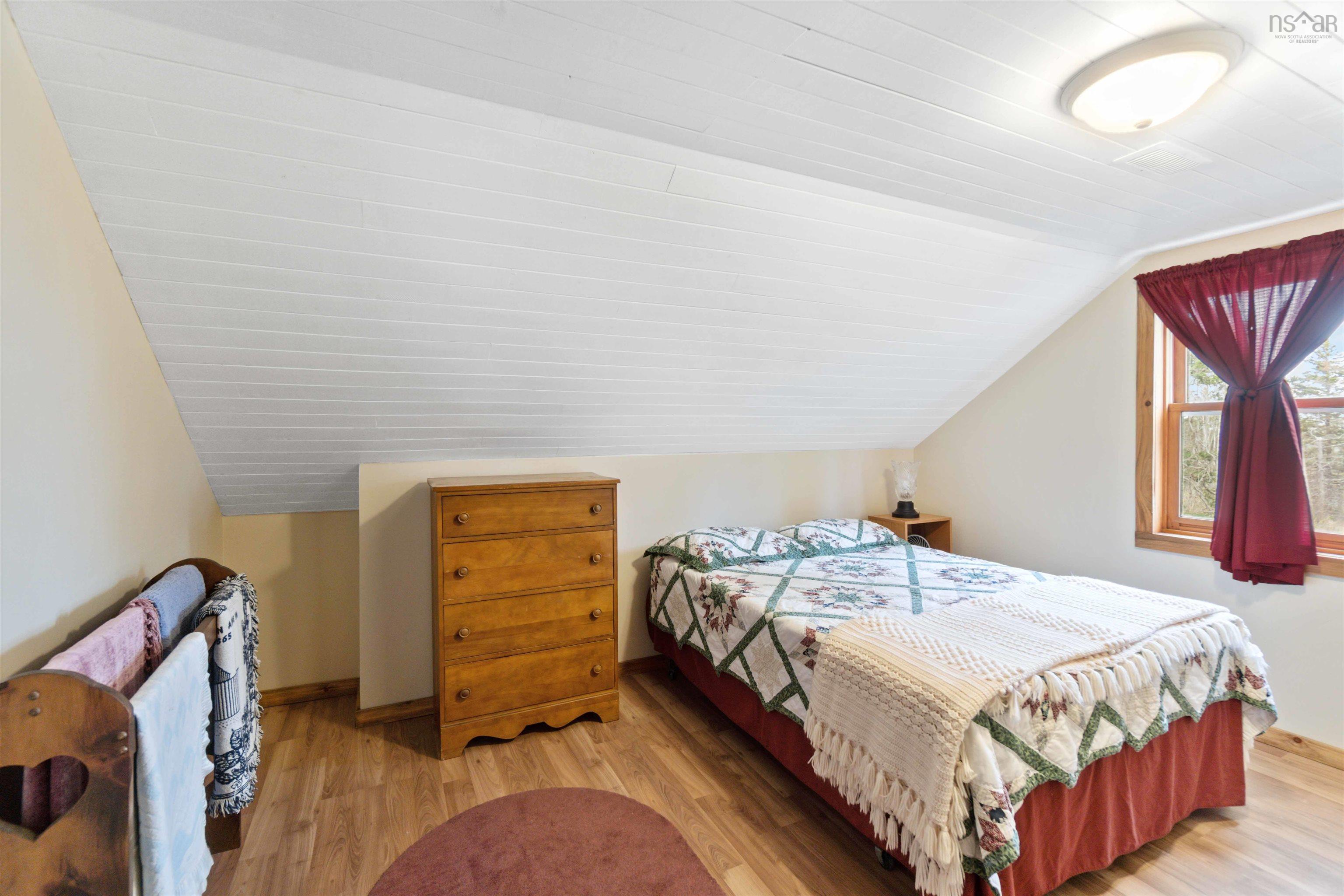 $307,500.00: 1256 Highway 1, Clementsport