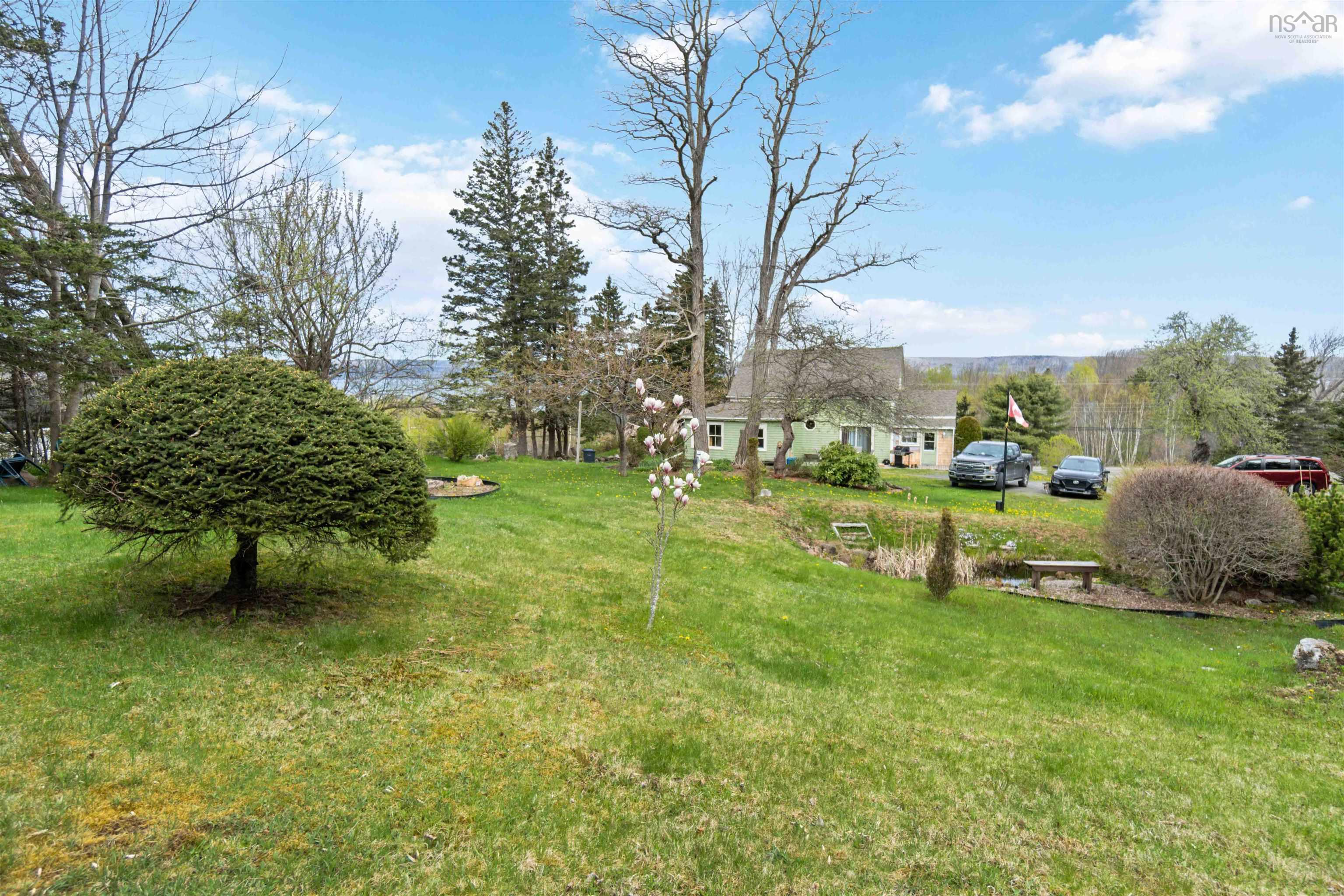 $307,500.00: 1256 Highway 1, Clementsport