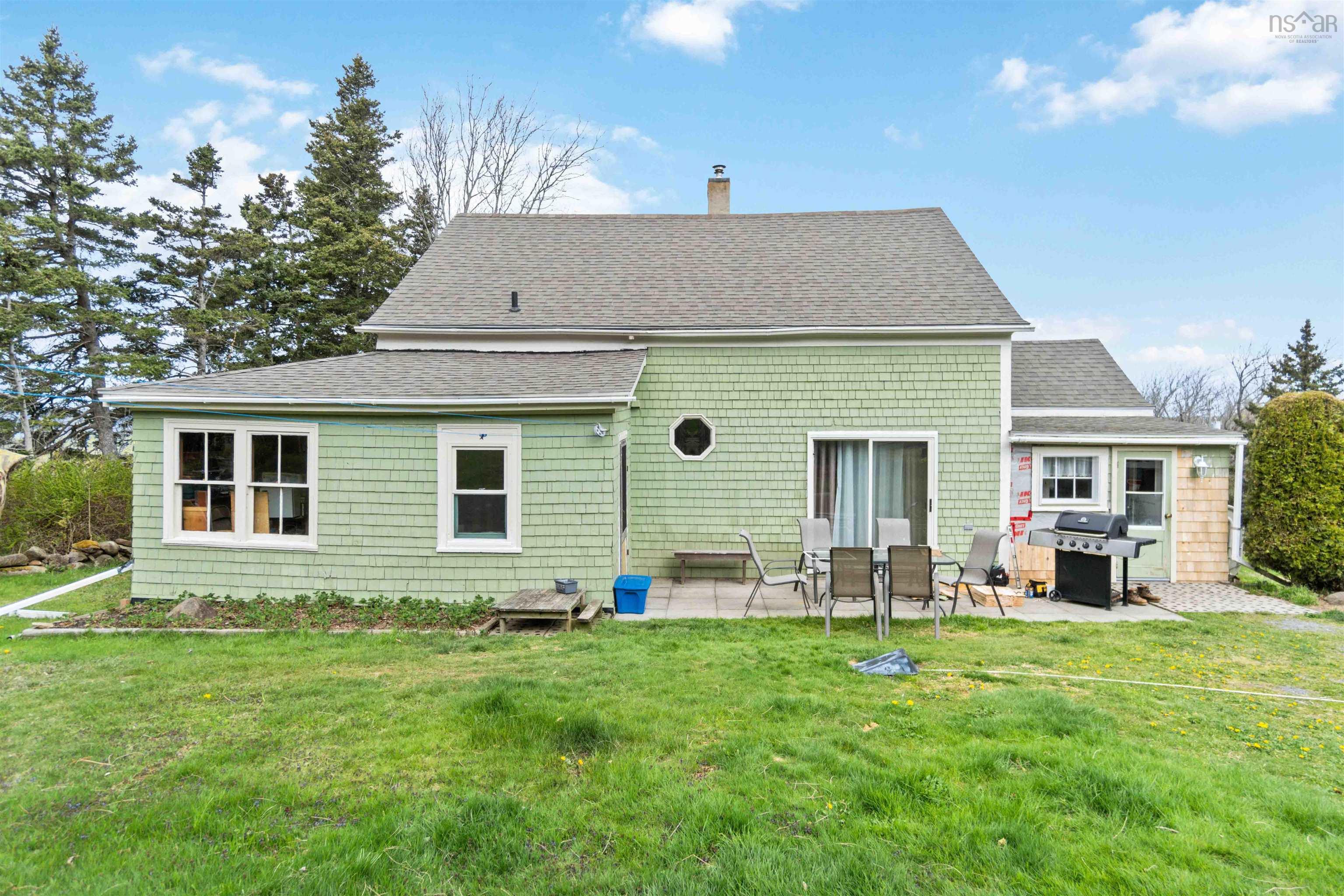 $307,500.00: 1256 Highway 1, Clementsport