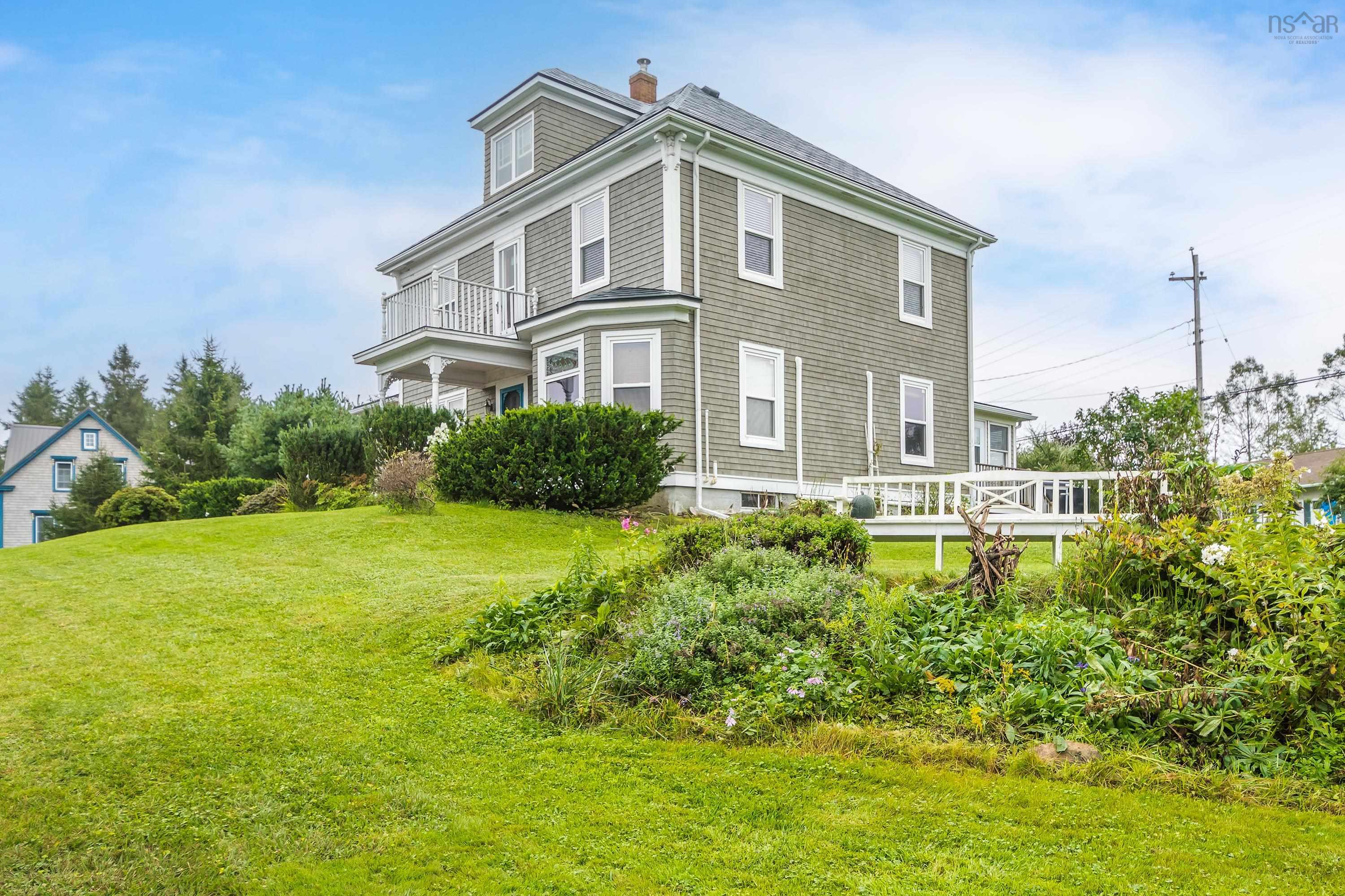 $699,900.00: 1640 Highway 332, First South