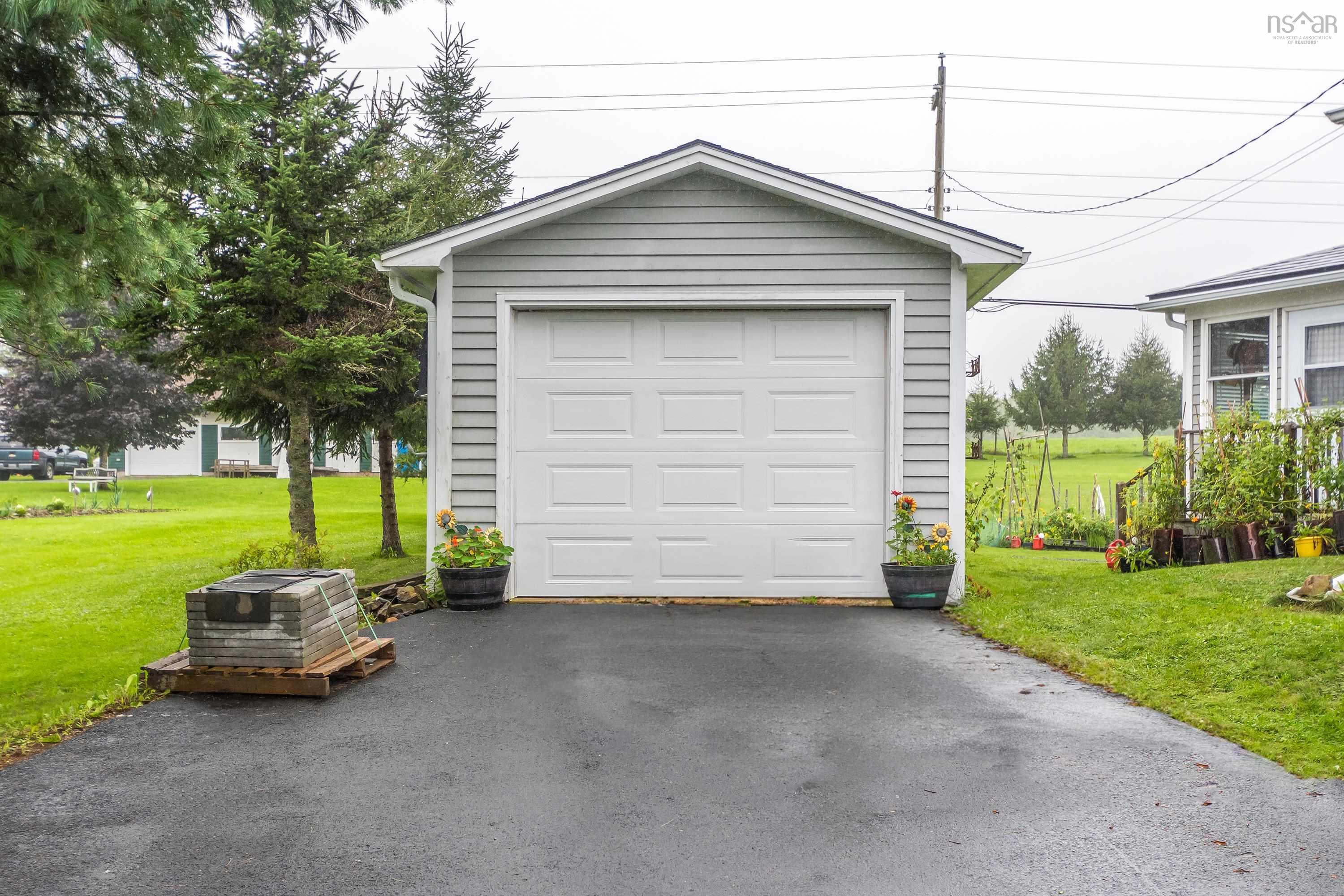 $699,900.00: 1640 Highway 332, First South